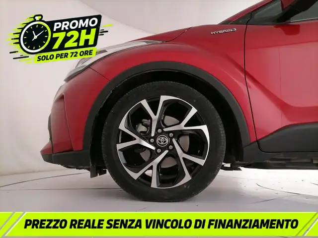 Toyota C-HR view 25