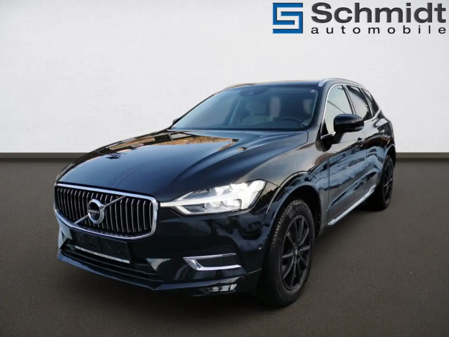 Volvo XC60 D4 Inscription AWD Geartronic crna - 1