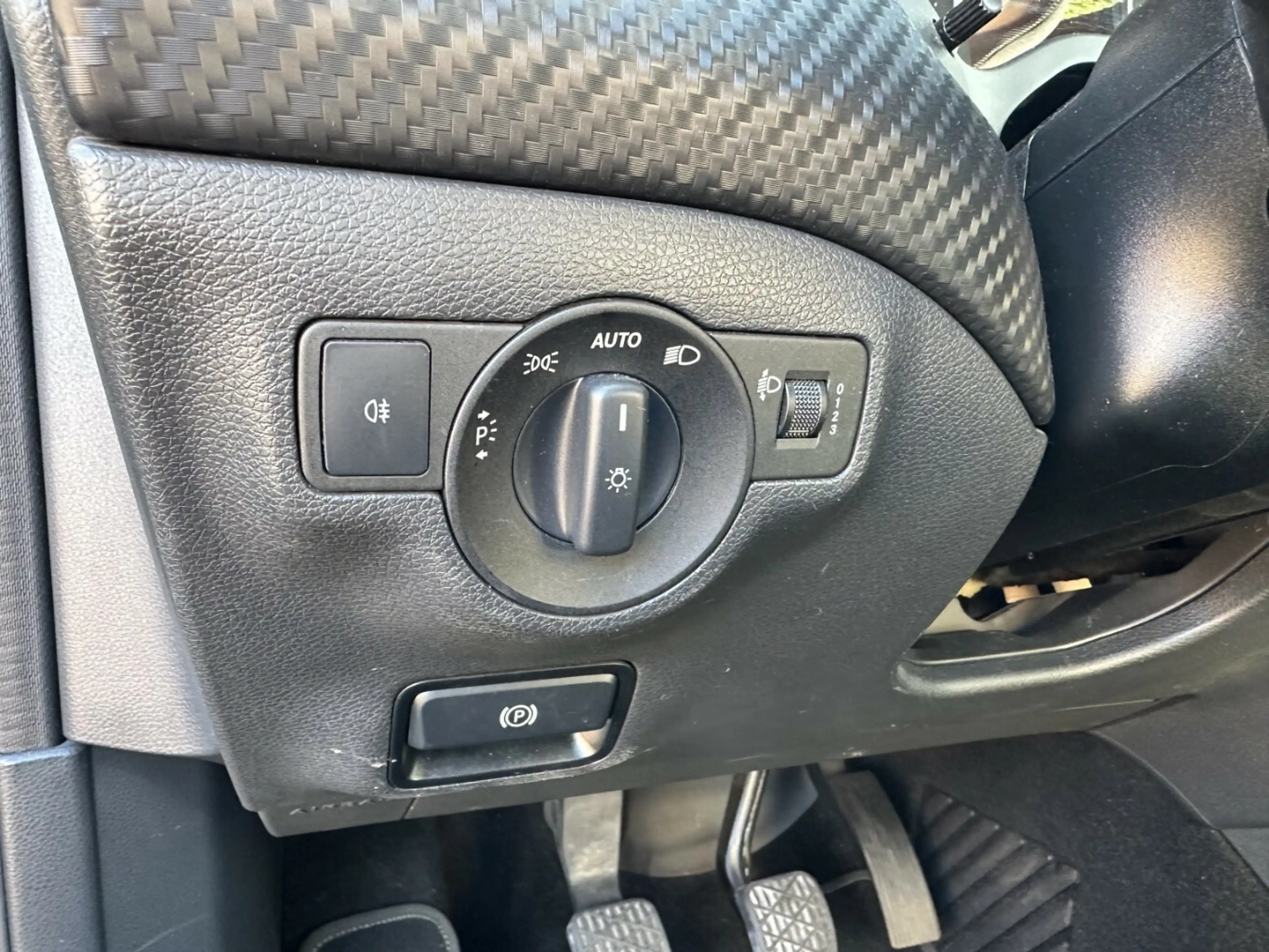 Mercedes-Benz GLA 180 +Navi+Sitzheizung+ — photo 13