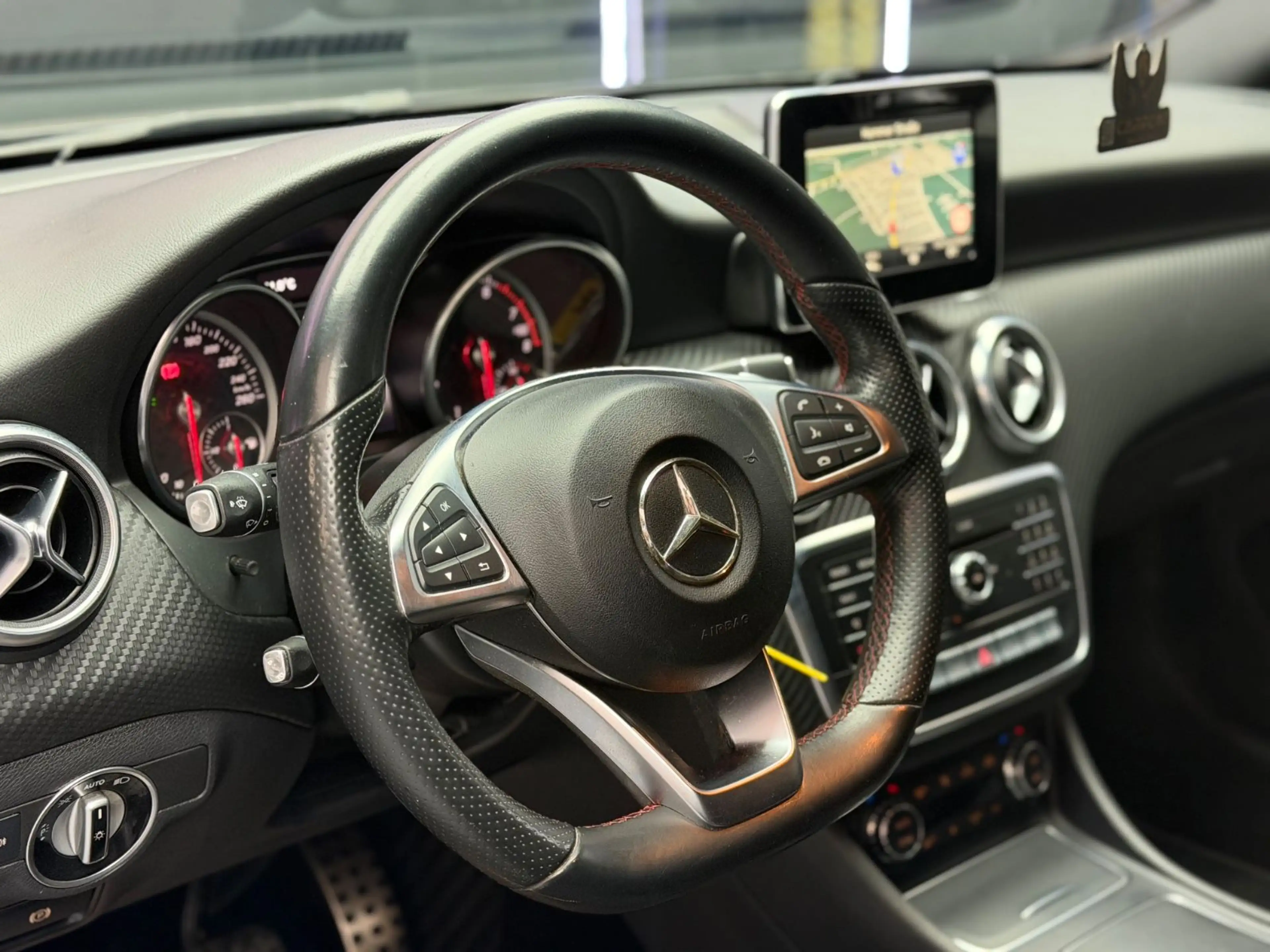Mercedes-Benz A 200 BlueEfficiency AMG-Line/CAM/Alcantara/BT — photo 11