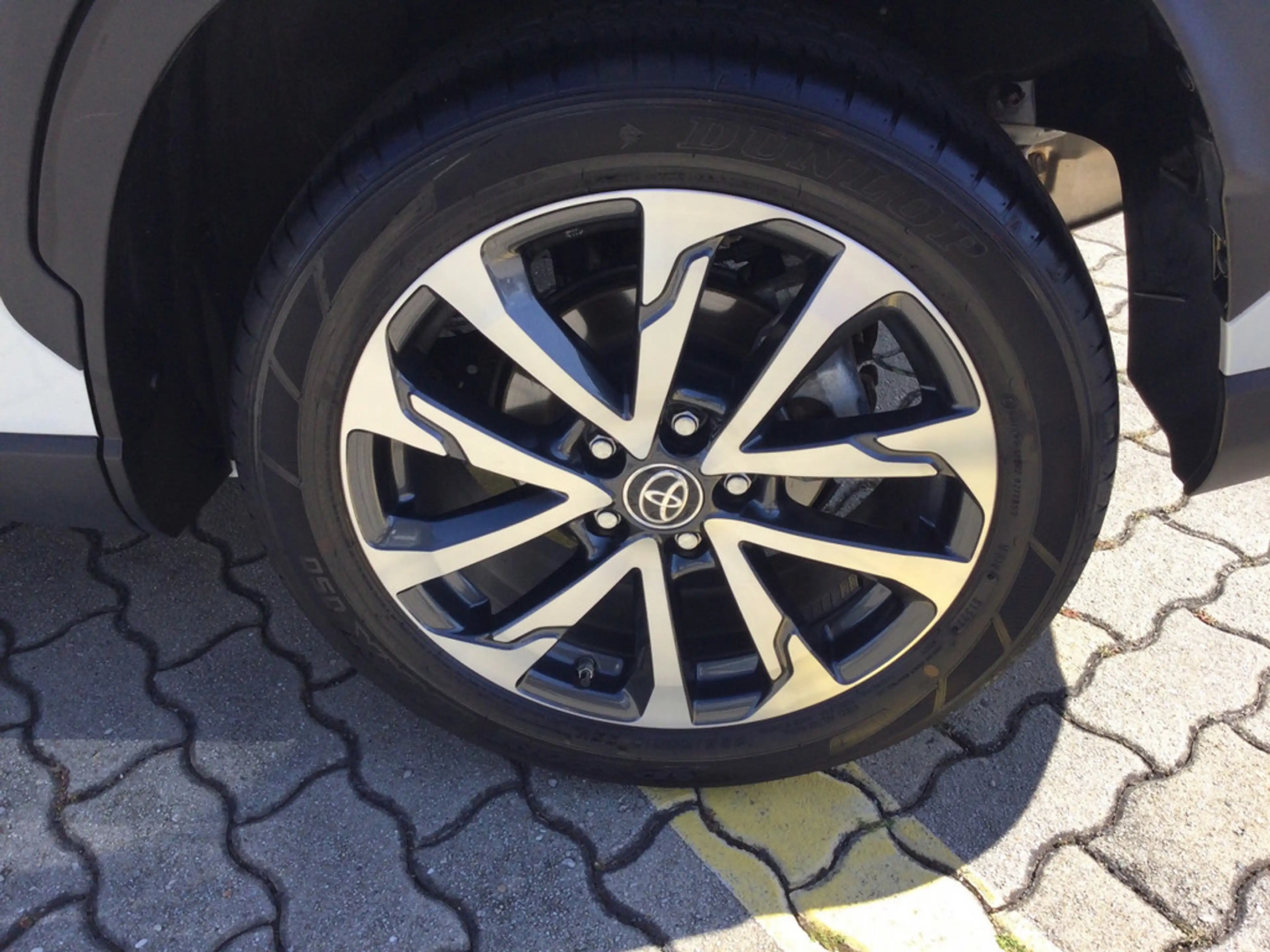 Toyota Corolla Cross 2.0 Hybrid Team Deutschland Gla — photo 8