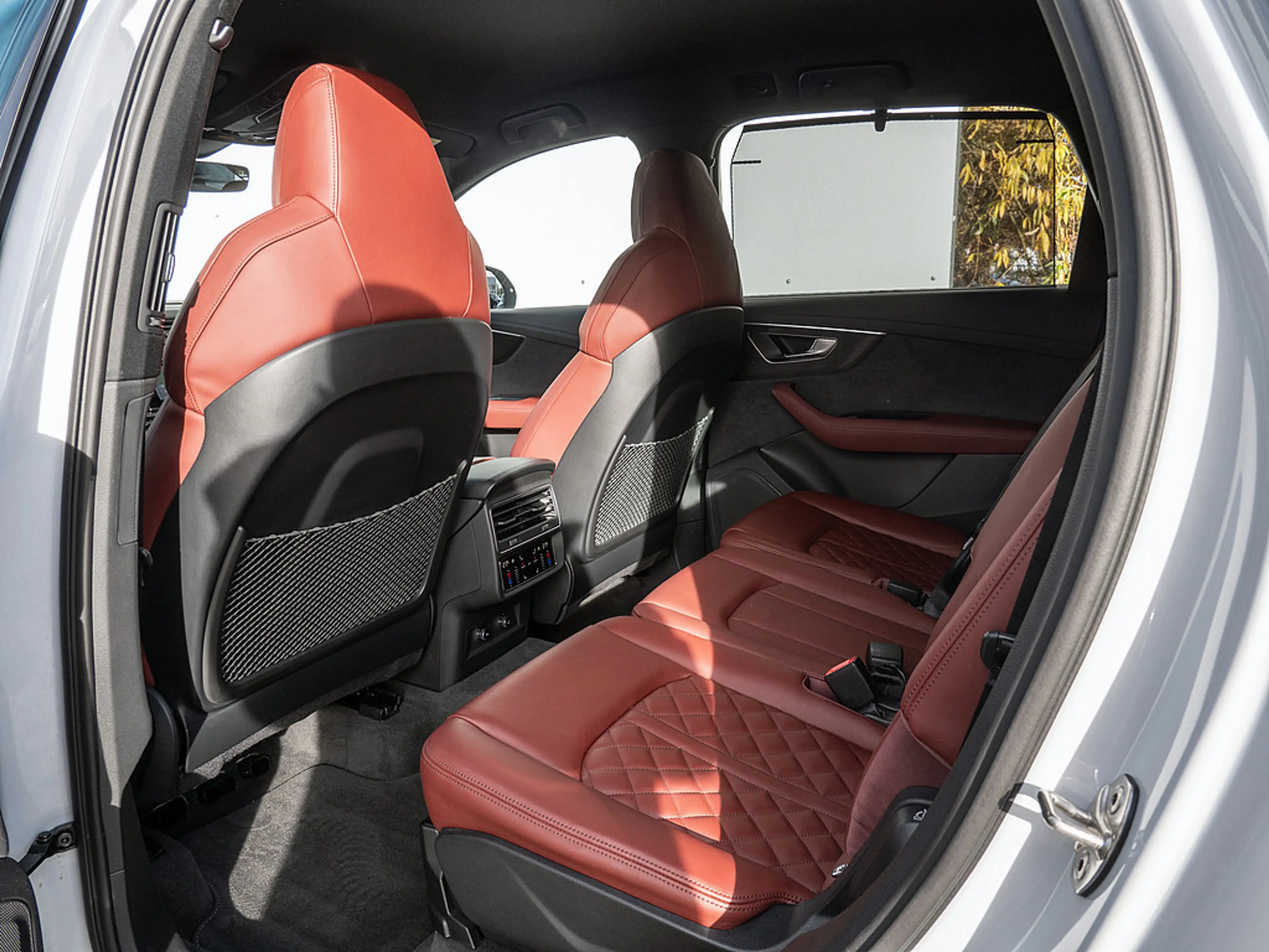 Audi SQ7 TFSI quattro LEDER MATRIX NAVI STANDHZ — photo 4