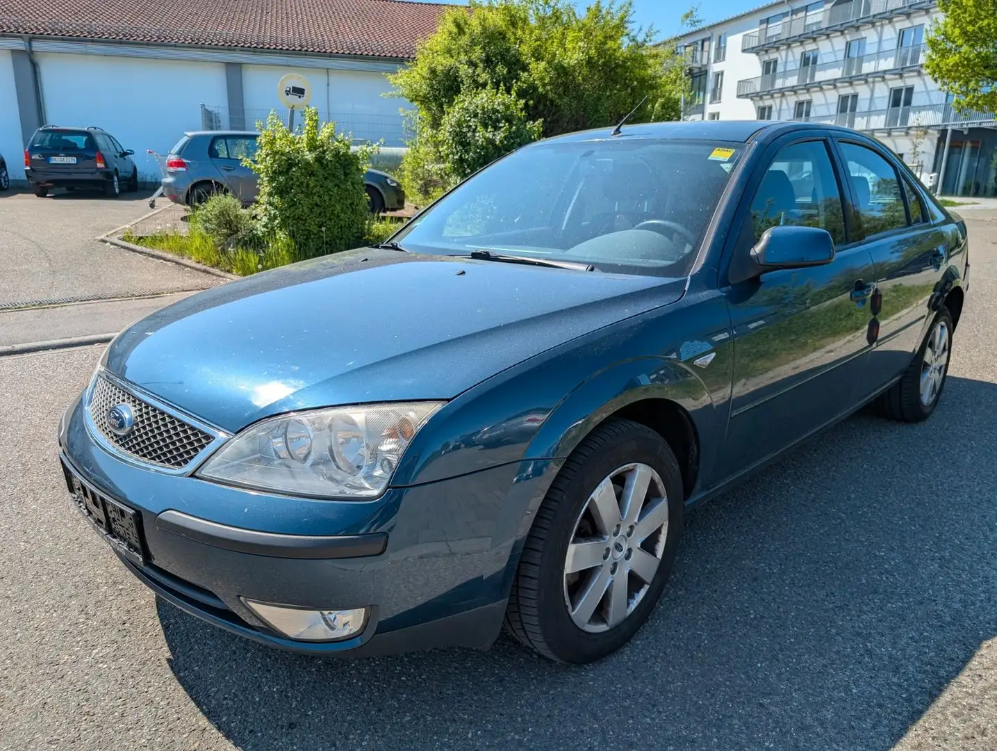 Ford Mondeo 1.8 Viva X TÜV 07.2026 Bleu - 1