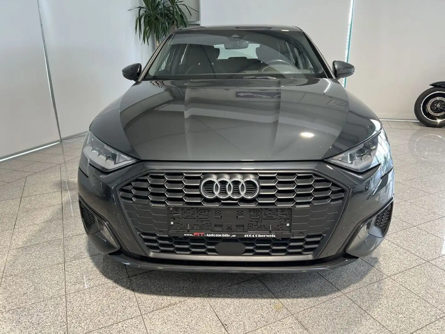Audi A3 35 TDI ''Abstandstempomat, Virtual Cockpit'' Grau - 2