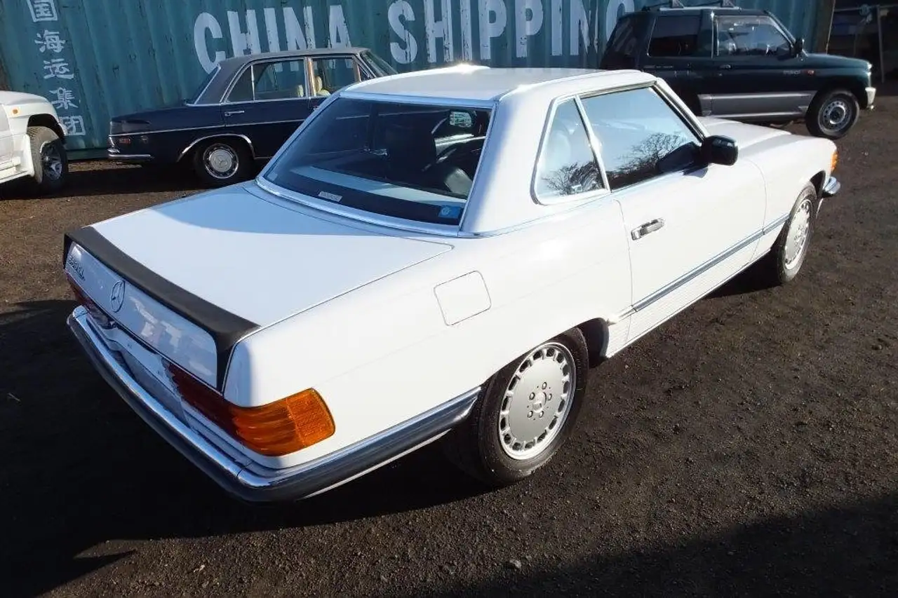 Mercedes-Benz SL 560