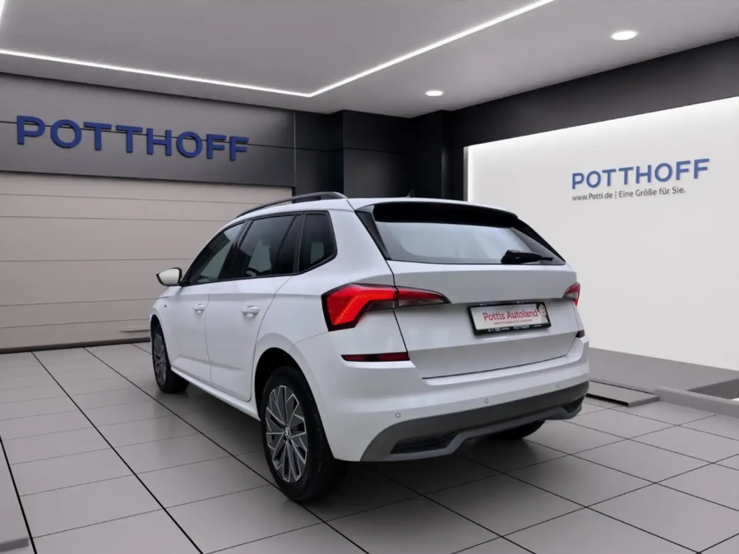 Skoda Kamiq 1.5 TSI DSG TOUR NAVI LED SITZHZG PDC Weiß - 2