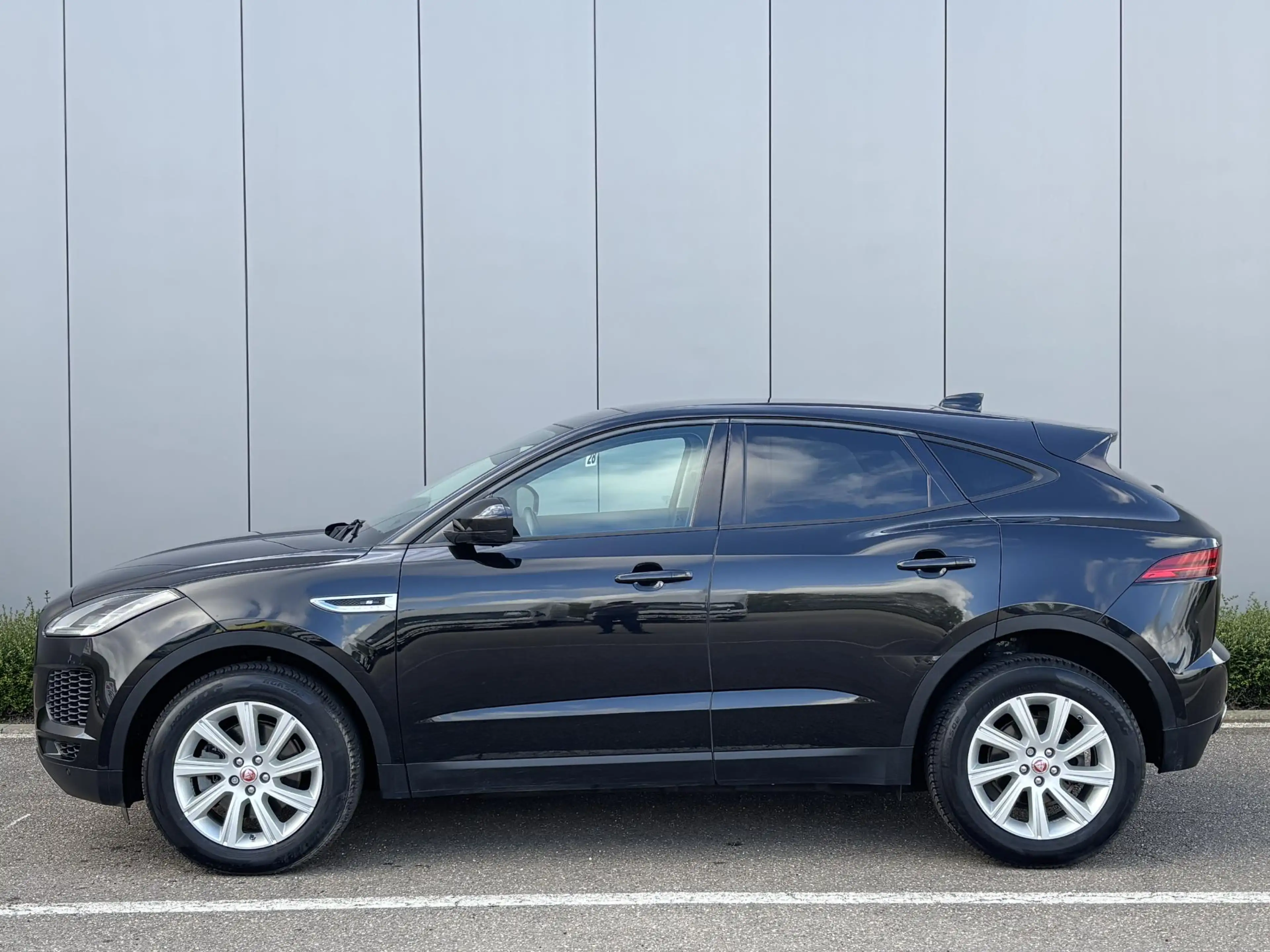 Jaguar E-Pace D150 FWD — photo 11
