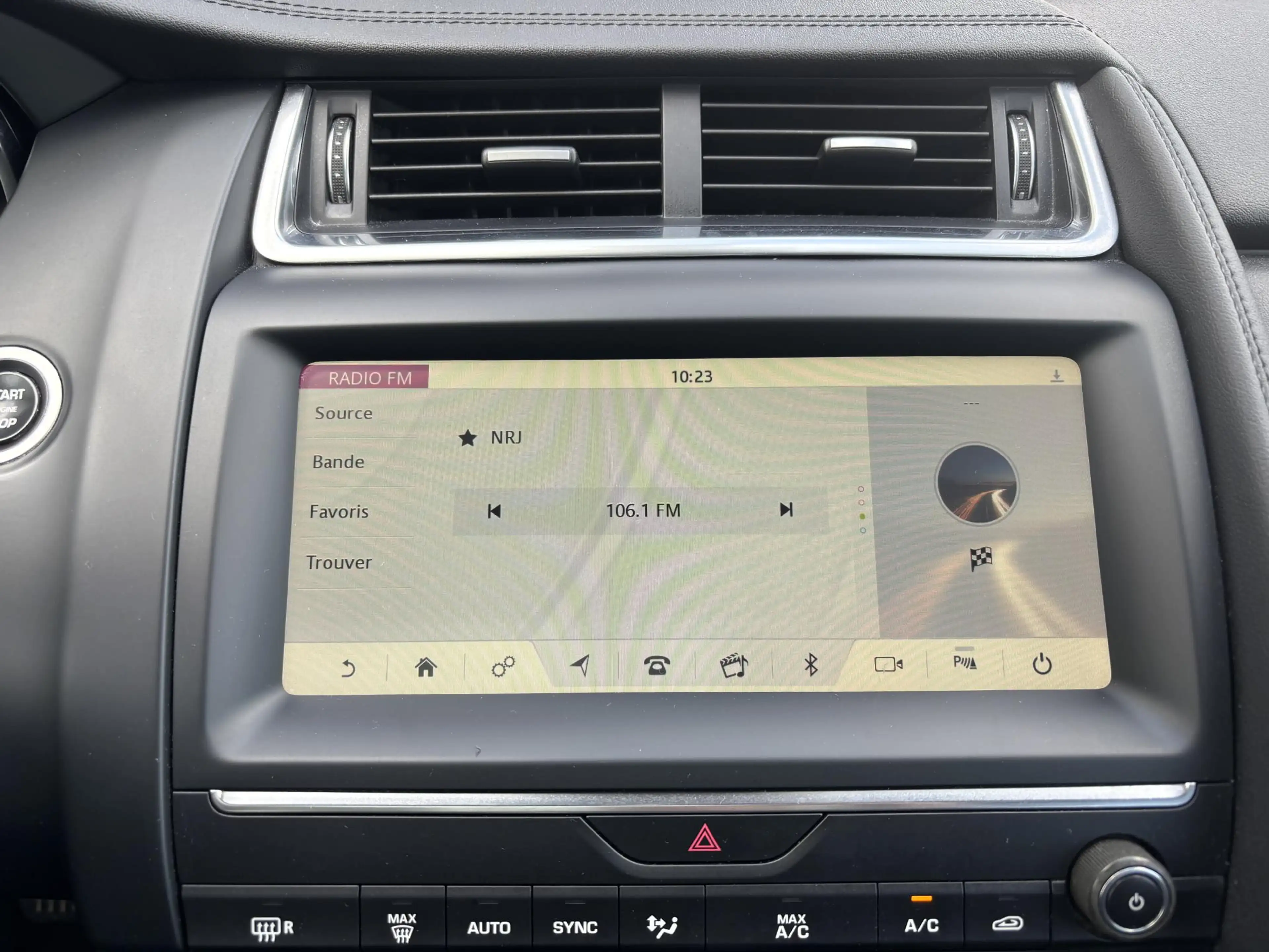 Jaguar E-Pace D150 FWD — photo 6