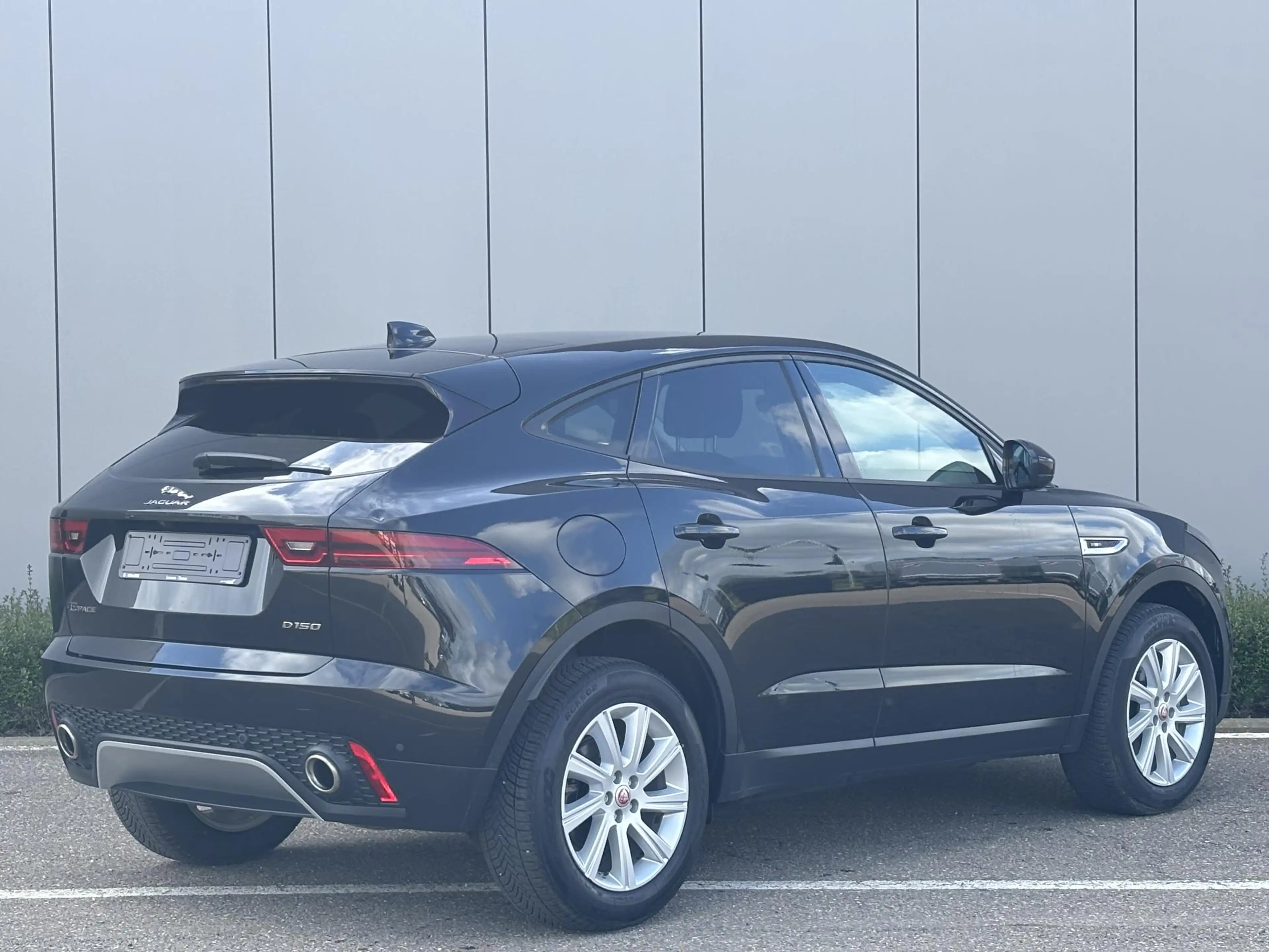 Jaguar E-Pace D150 FWD — photo 3