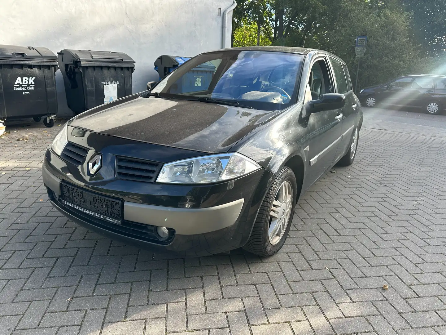 Renault Megane Megane Fließheck  5-Türer 1.6/Tüv 09.2026 Schwarz - 1