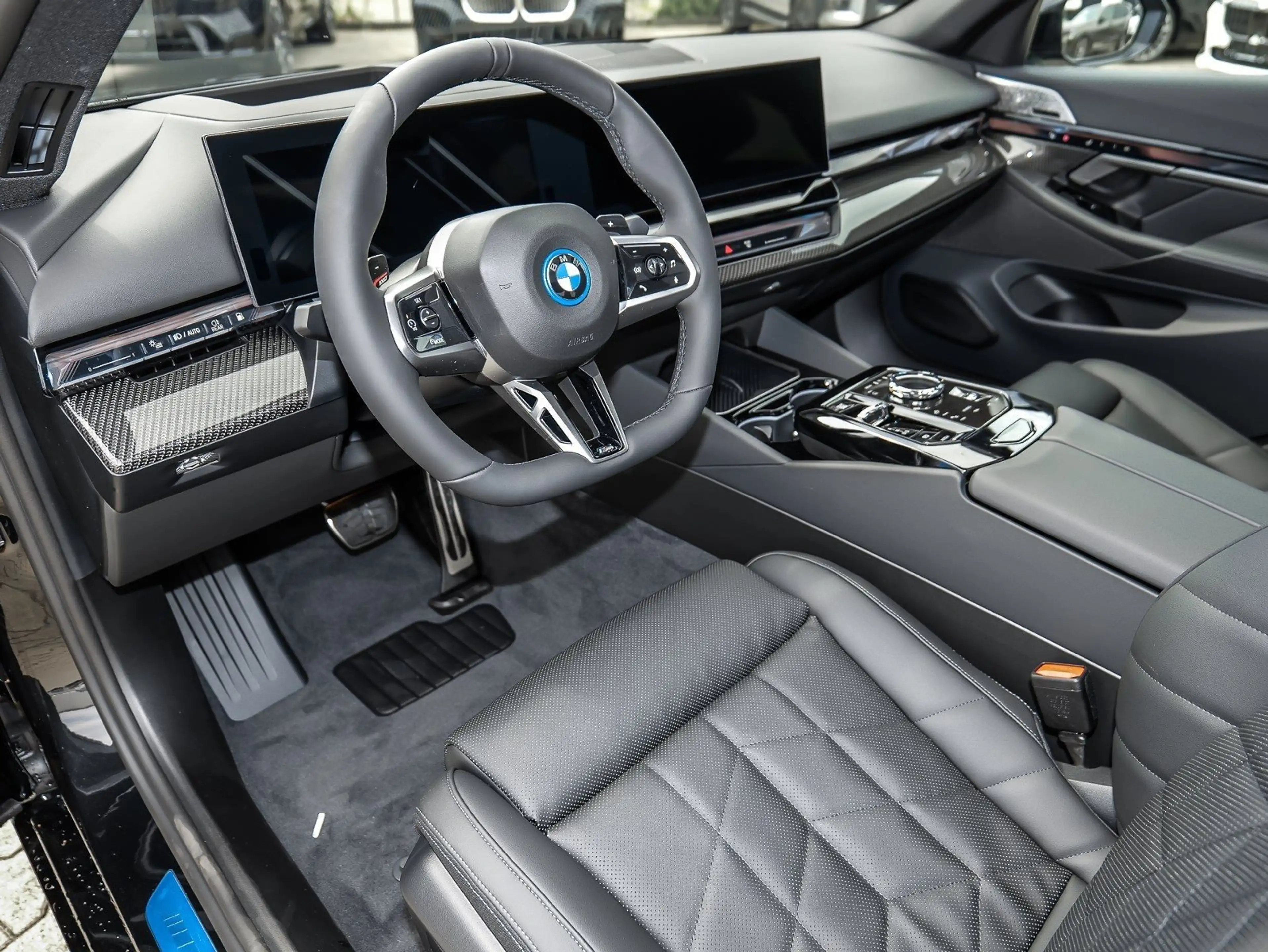 BMW 550 e xDrive MSport HUD PANO ACC AHK 360°KAM LM — photo 3