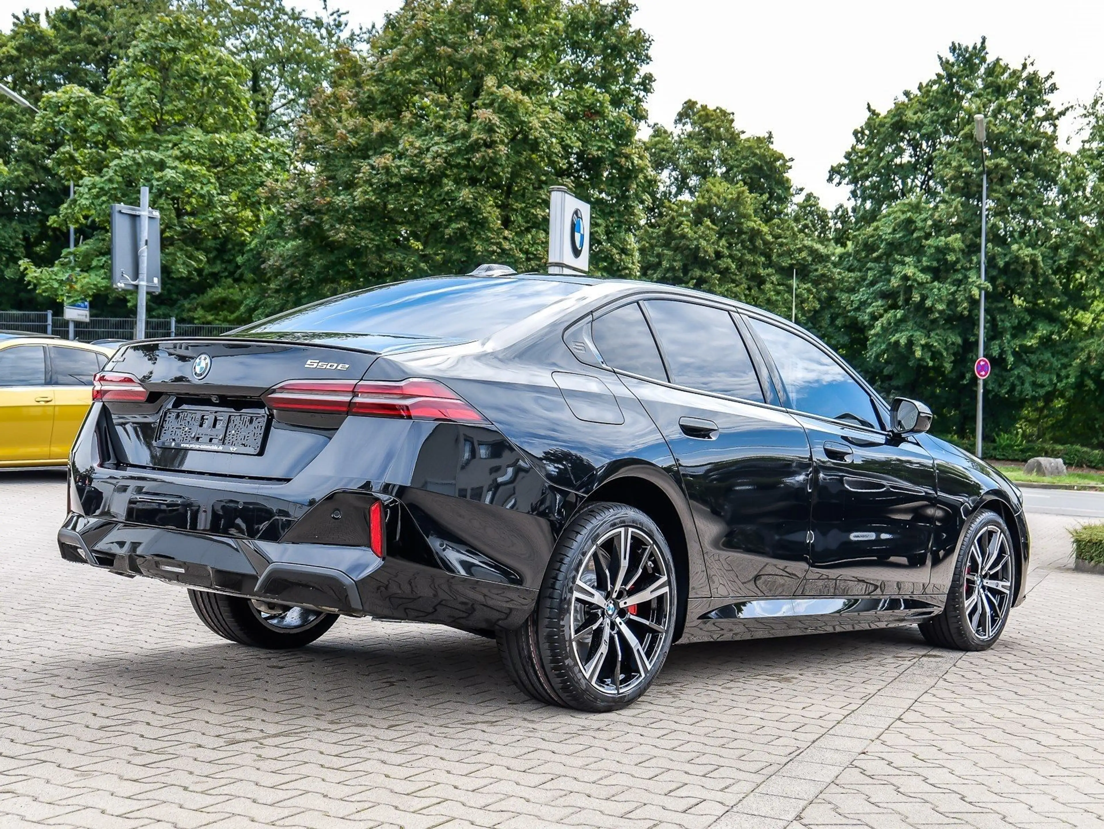 BMW 550 e xDrive MSport HUD PANO ACC AHK 360°KAM LM — photo 2