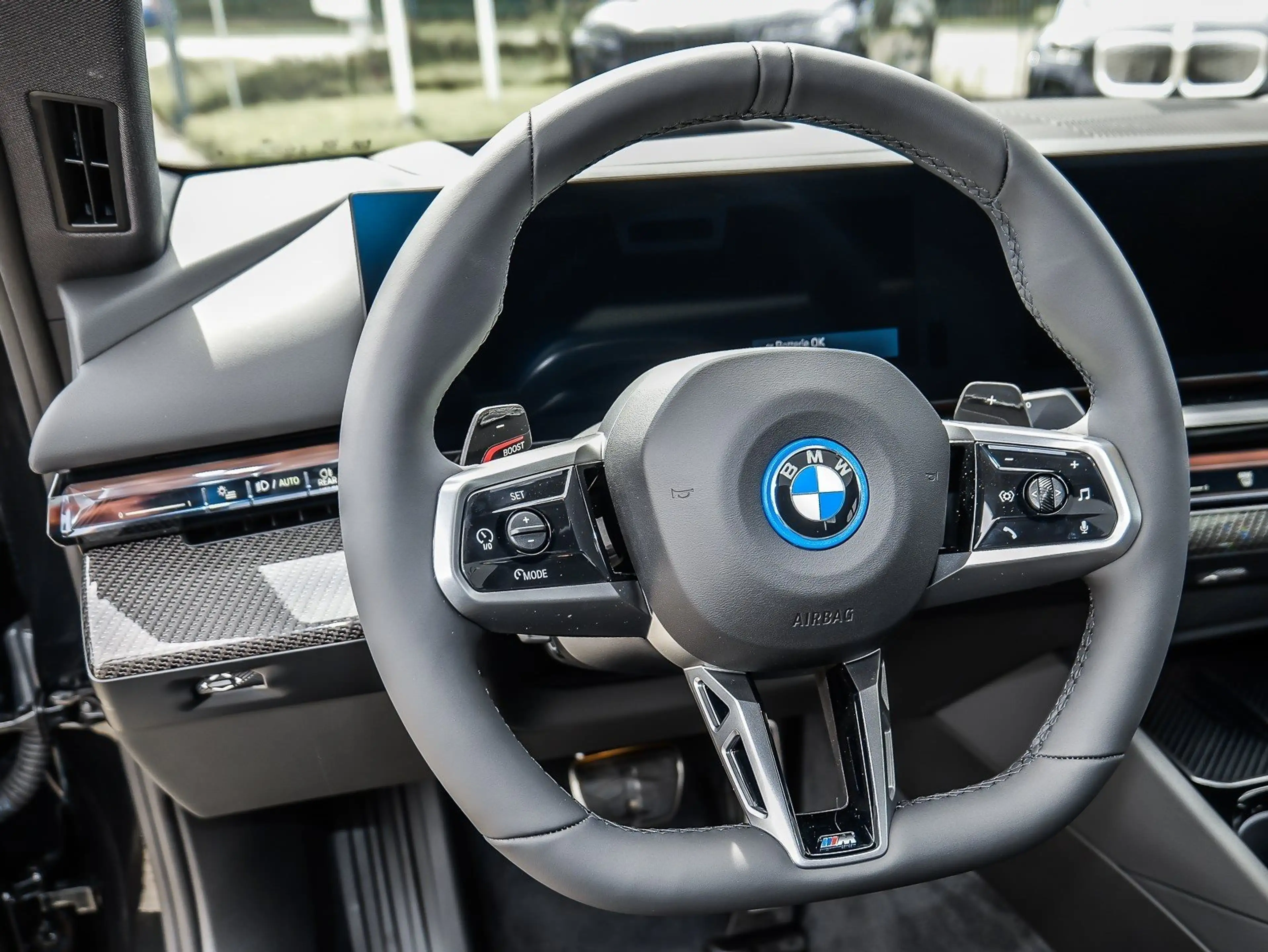 BMW 550 e xDrive MSport HUD PANO ACC AHK 360°KAM LM — photo 13