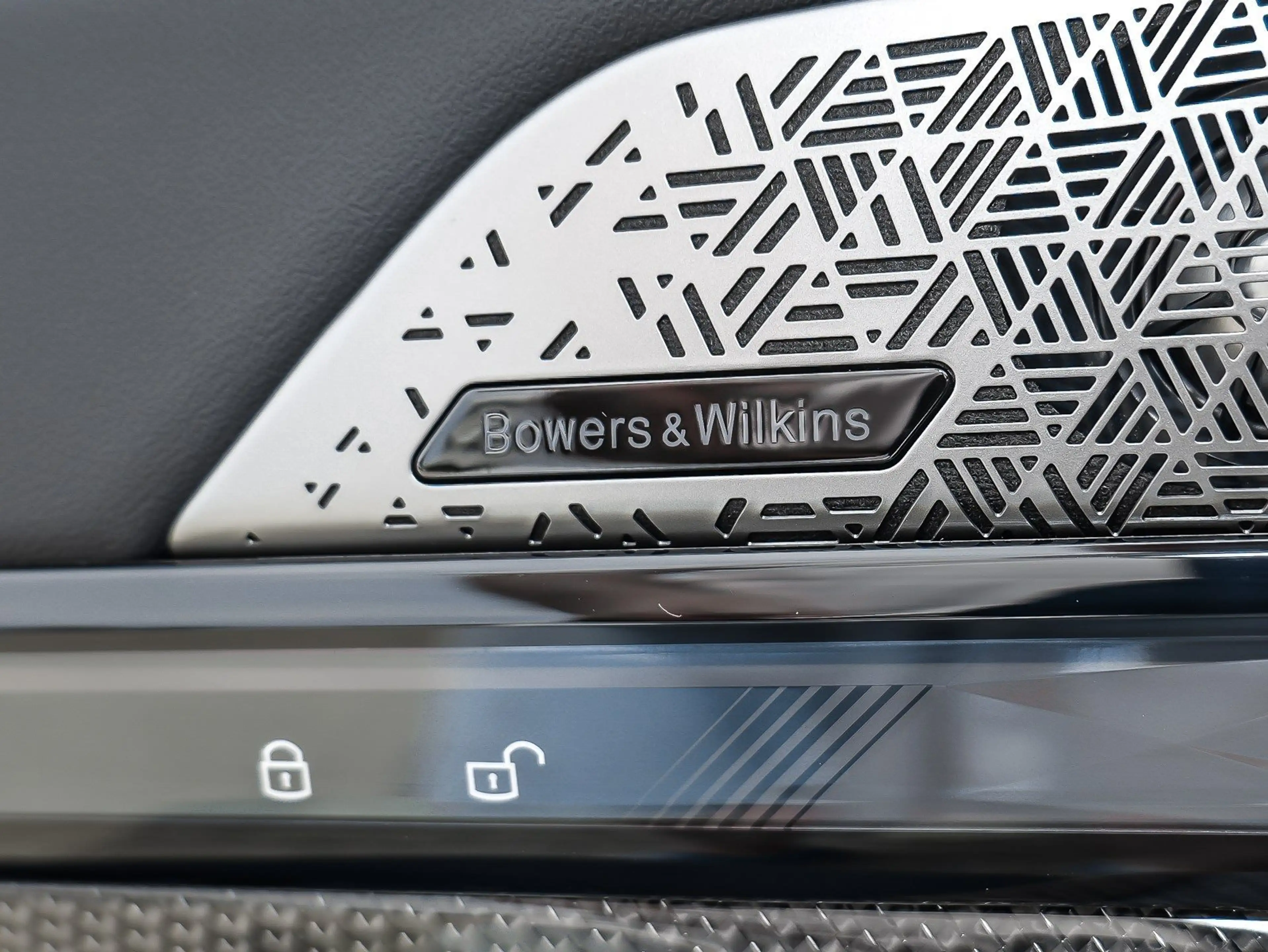 BMW 550 e xDrive MSport HUD PANO ACC AHK 360°KAM LM — photo 6