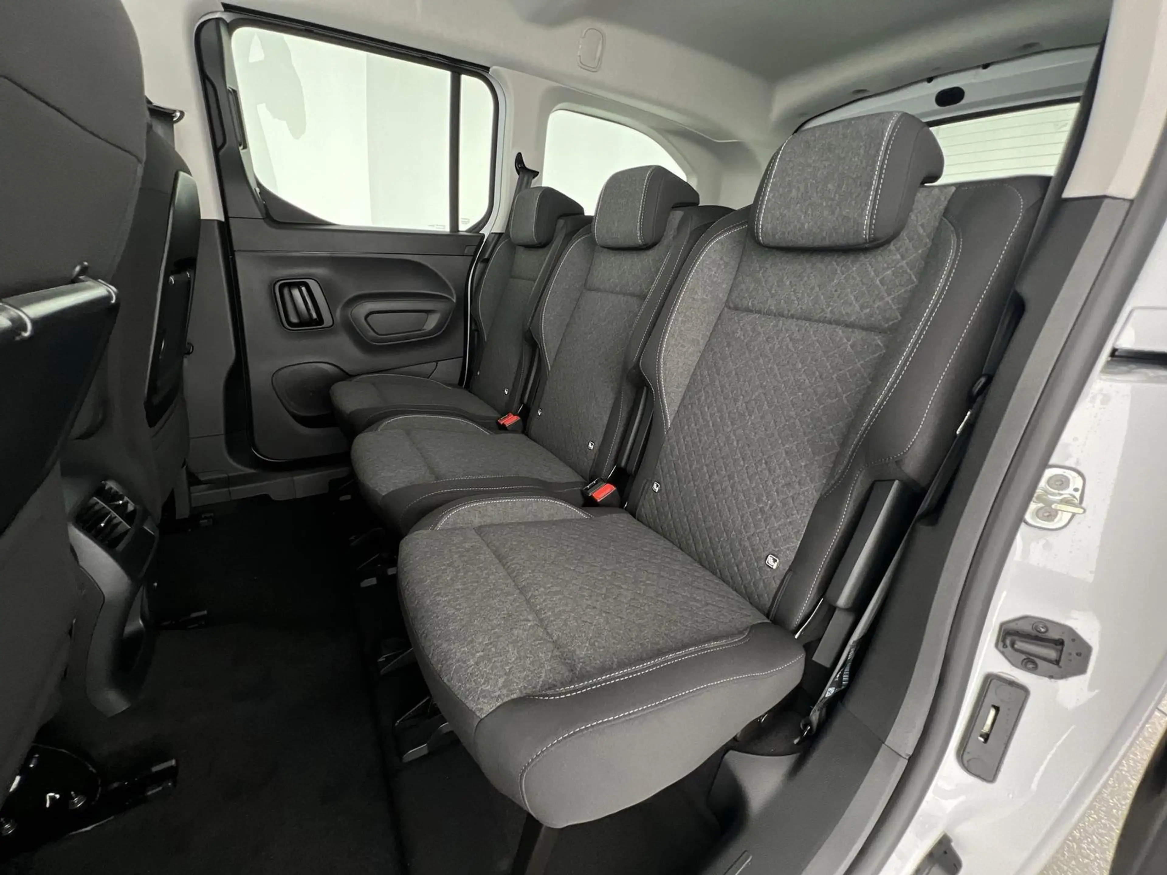 Opel Combo Life Edition XL 1.5D*SHZ*NAVI*RFK*LKH*uvm — photo 10