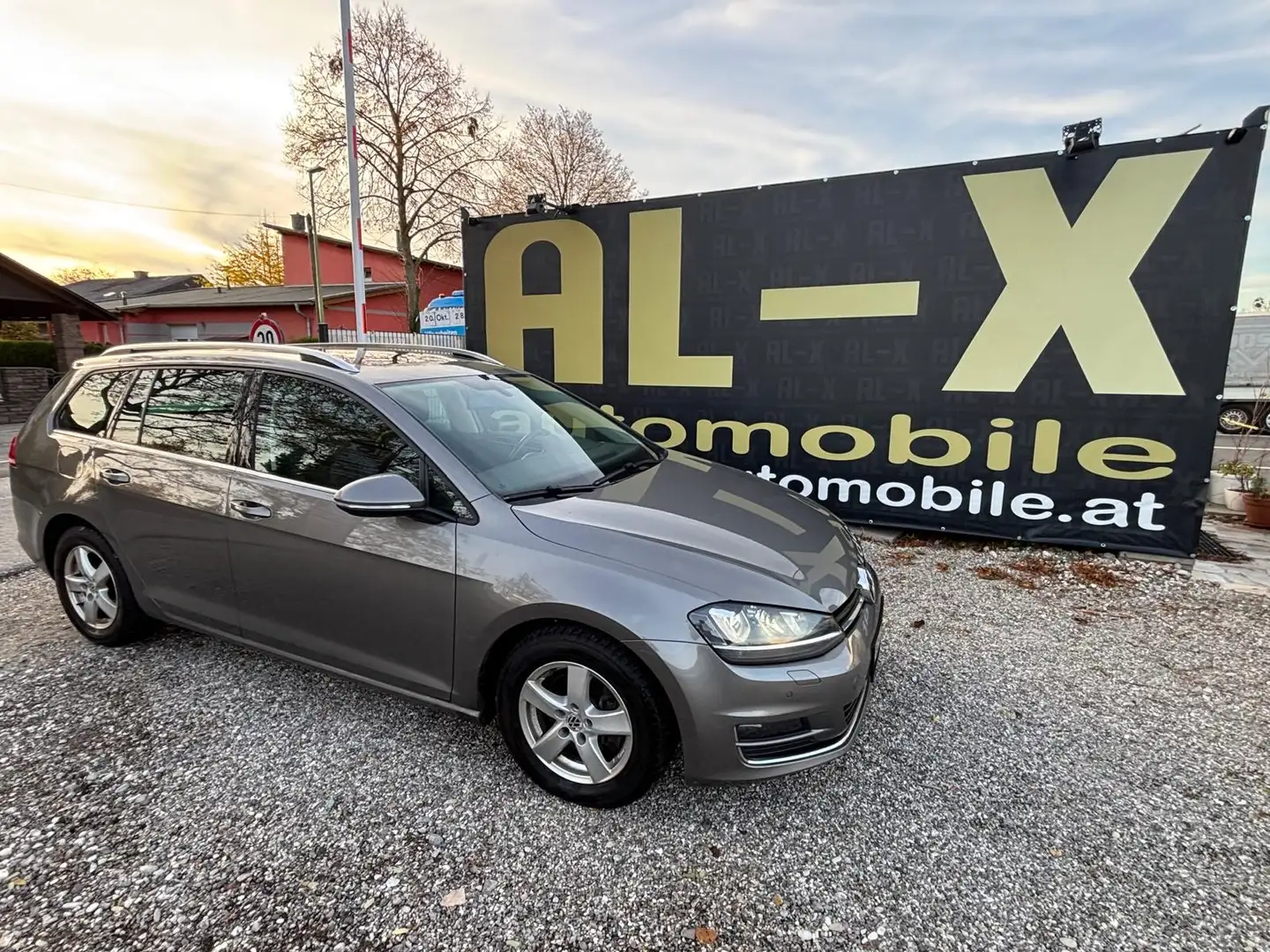 Volkswagen Golf Variant Highline 1,6 TDI DSG - 1
