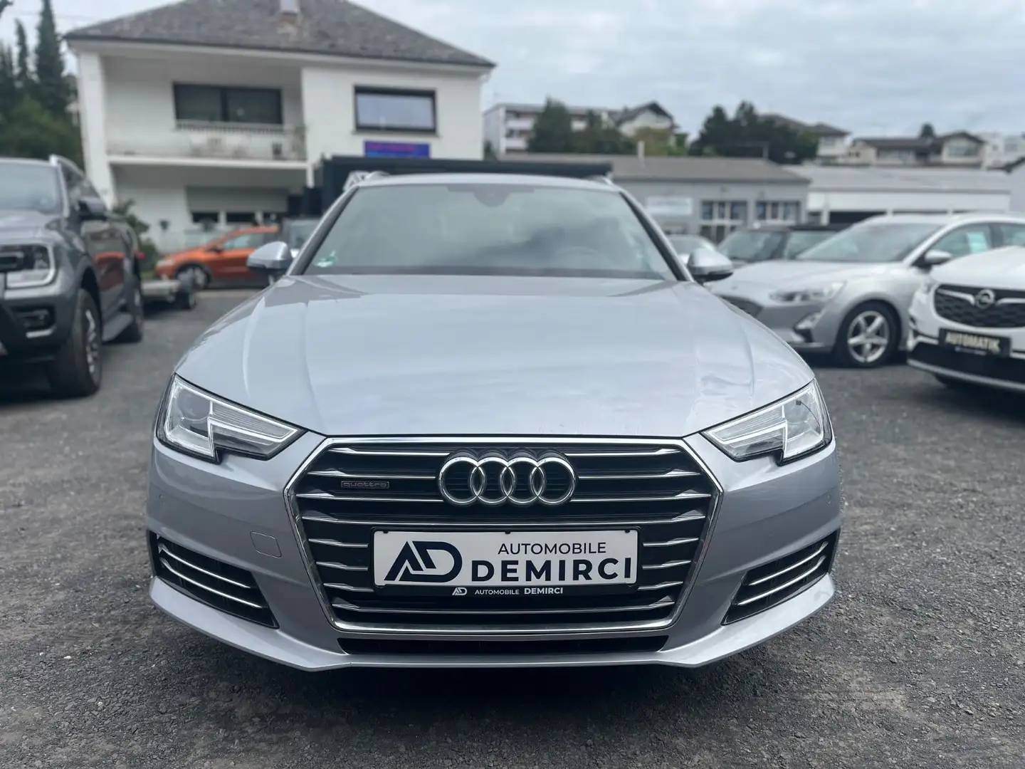 Audi A4 Avant quattro design*Standheizung* Silber - 2