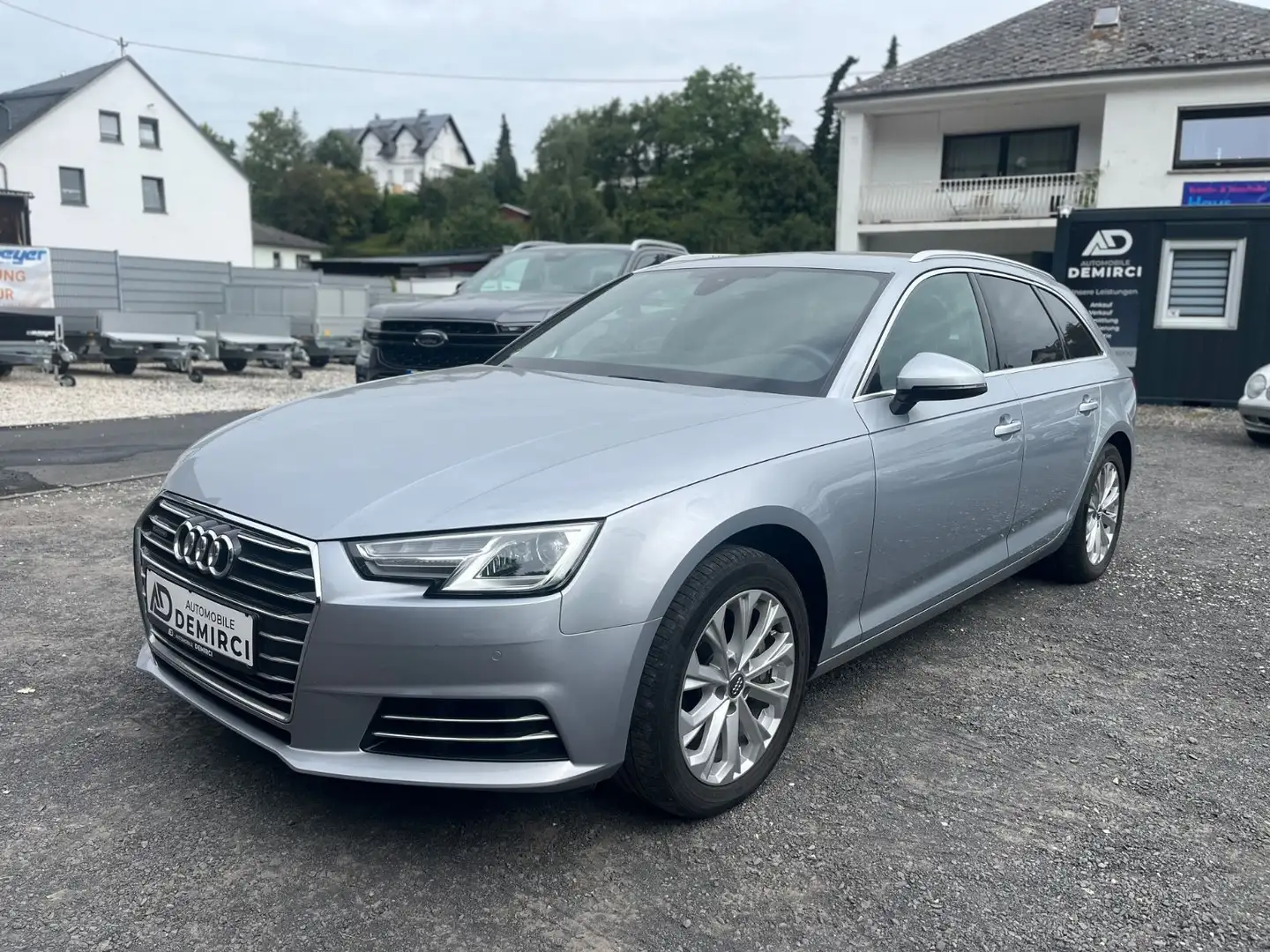 Audi A4 Avant quattro design*Standheizung* Silber - 1