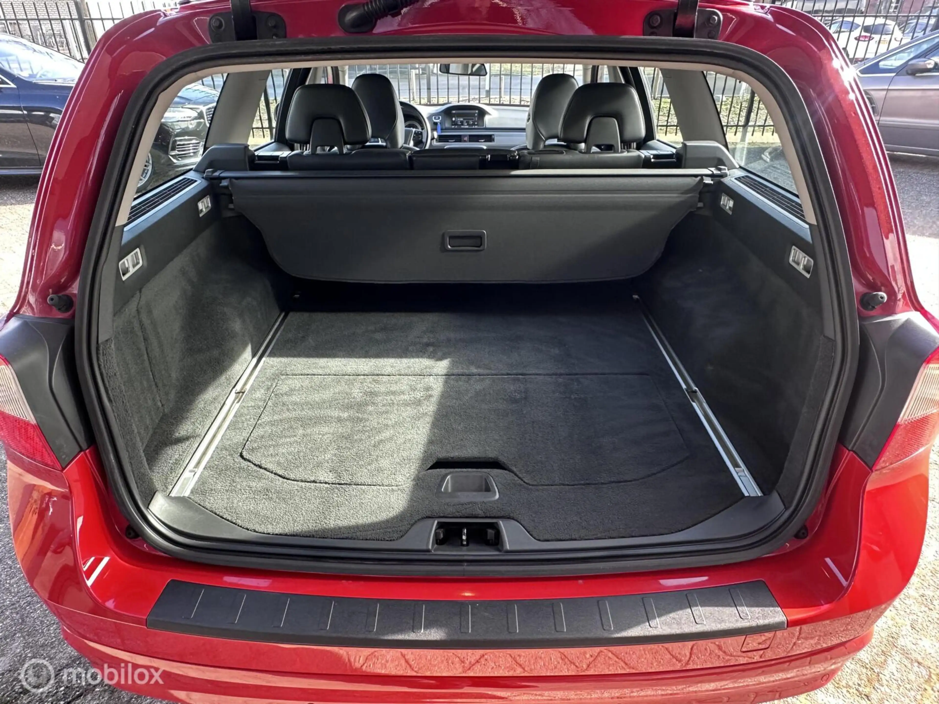 Volvo V70 T5|5 Cilinder|Automaat|Connected Touch|Stoelverwar — photo 17