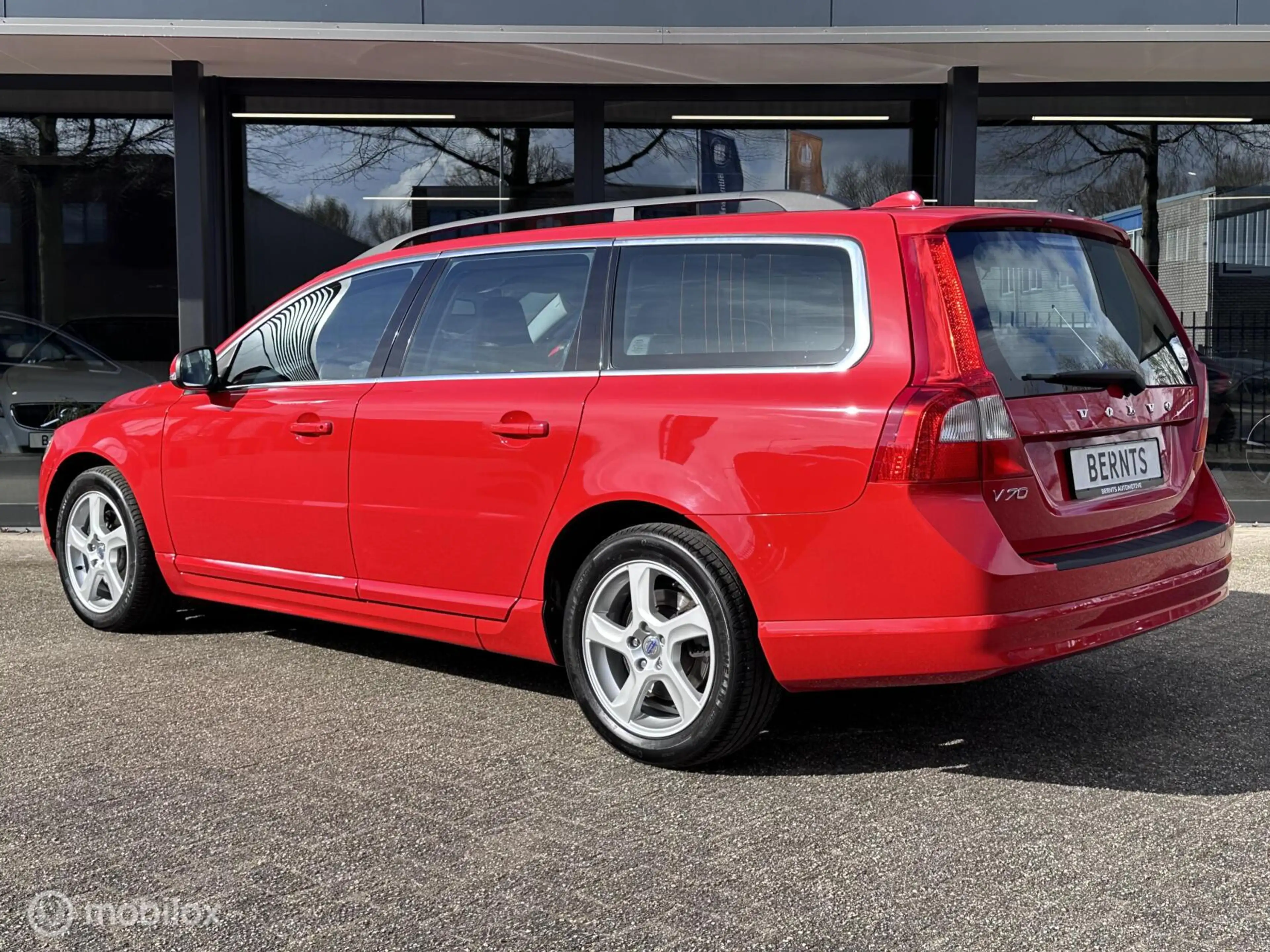 Volvo V70 T5|5 Cilinder|Automaat|Connected Touch|Stoelverwar — photo 10