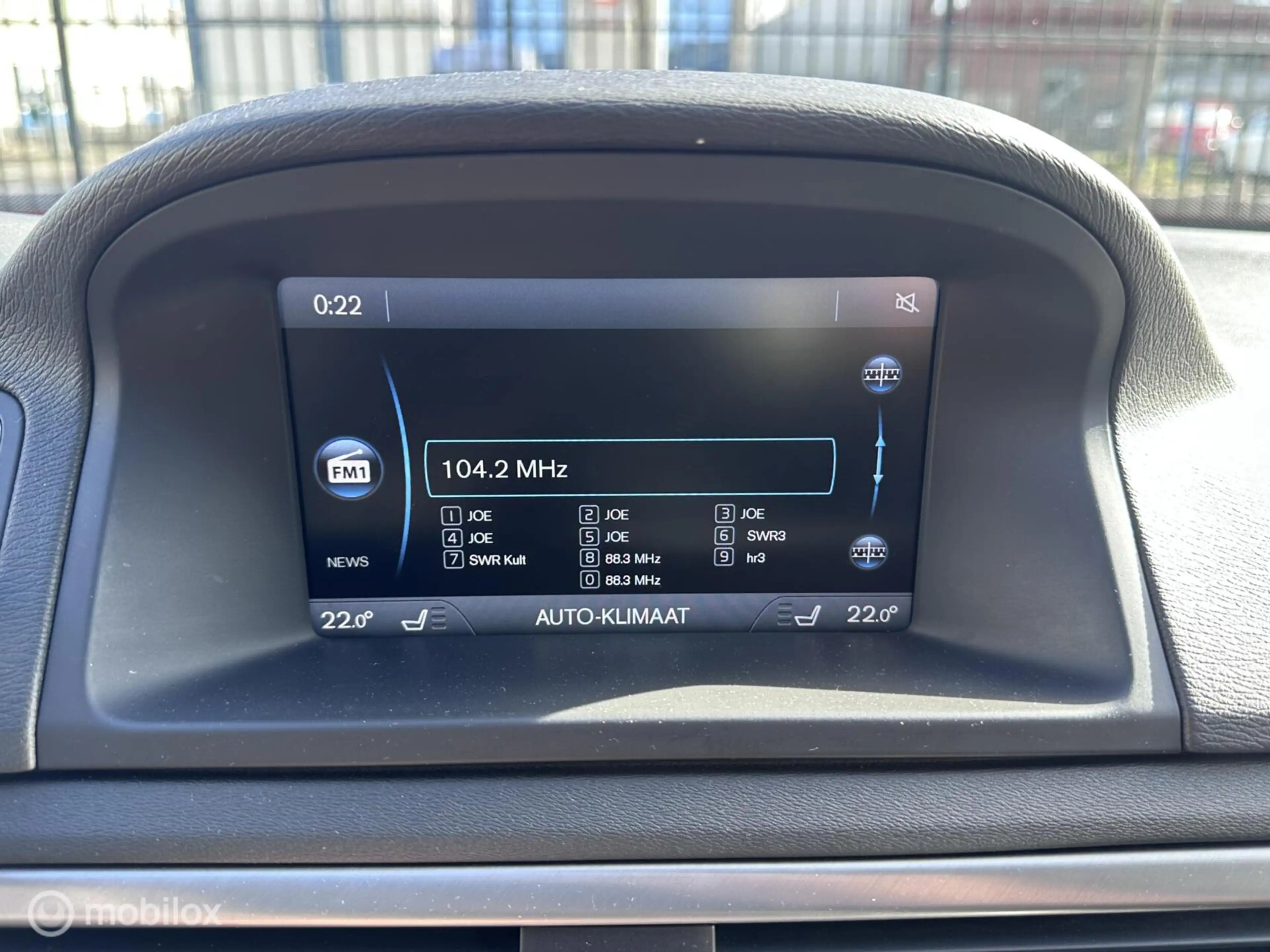Volvo V70 T5|5 Cilinder|Automaat|Connected Touch|Stoelverwar — photo 35