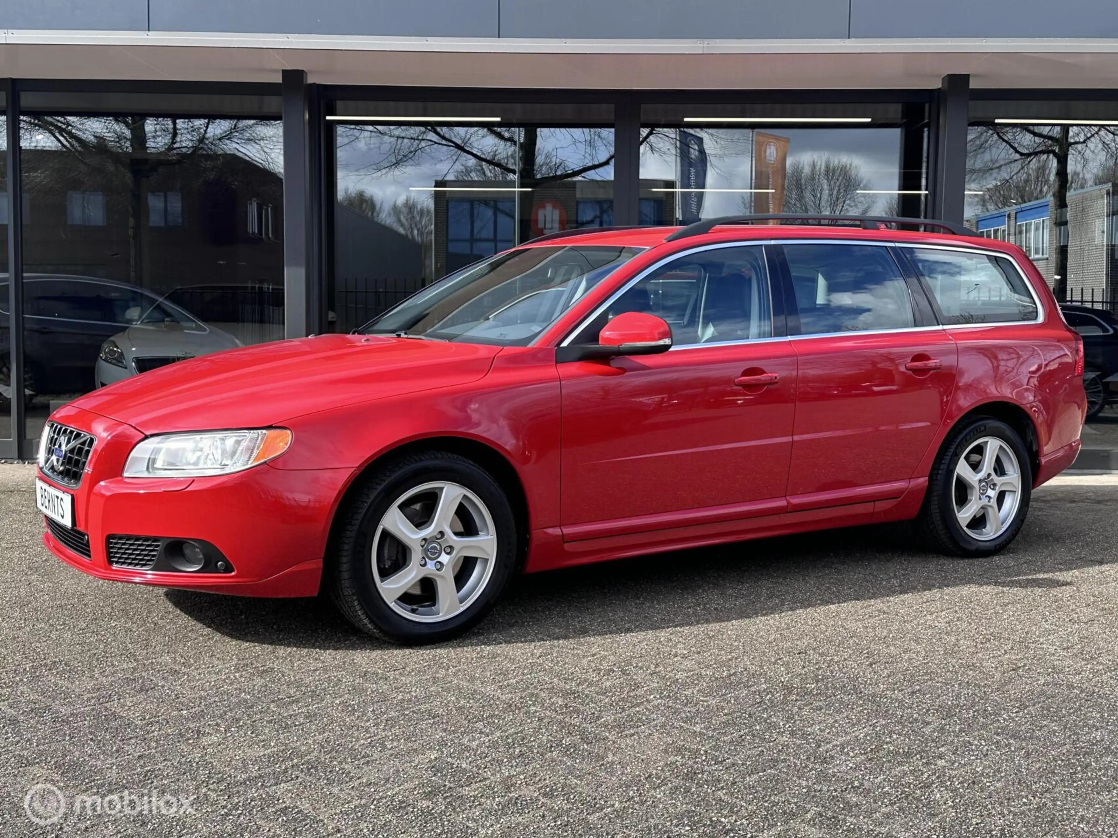 Volvo V70 T5|5 Cilinder|Automaat|Connected Touch|Stoelverwar — photo 13