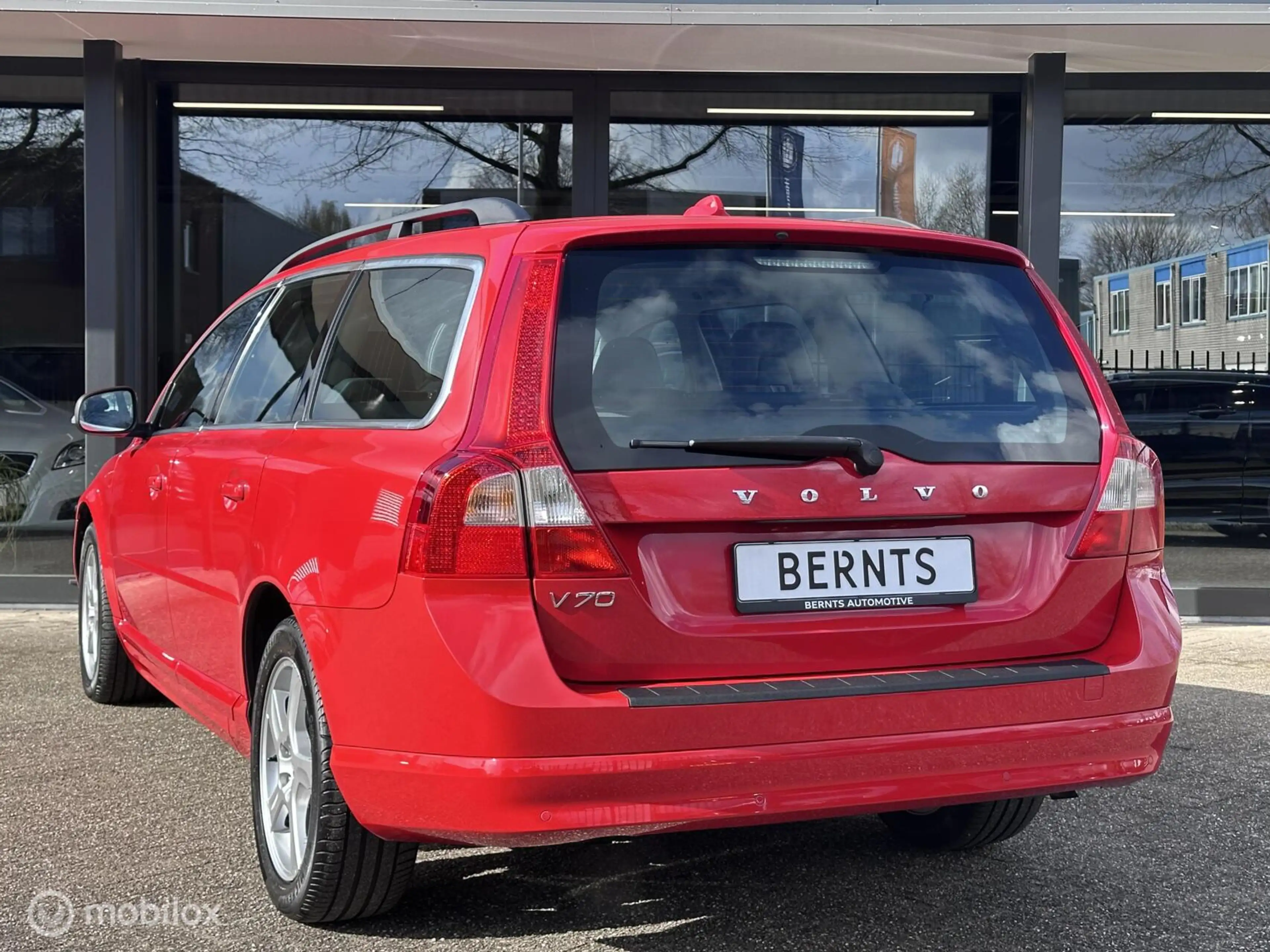 Volvo V70 T5|5 Cilinder|Automaat|Connected Touch|Stoelverwar — photo 9
