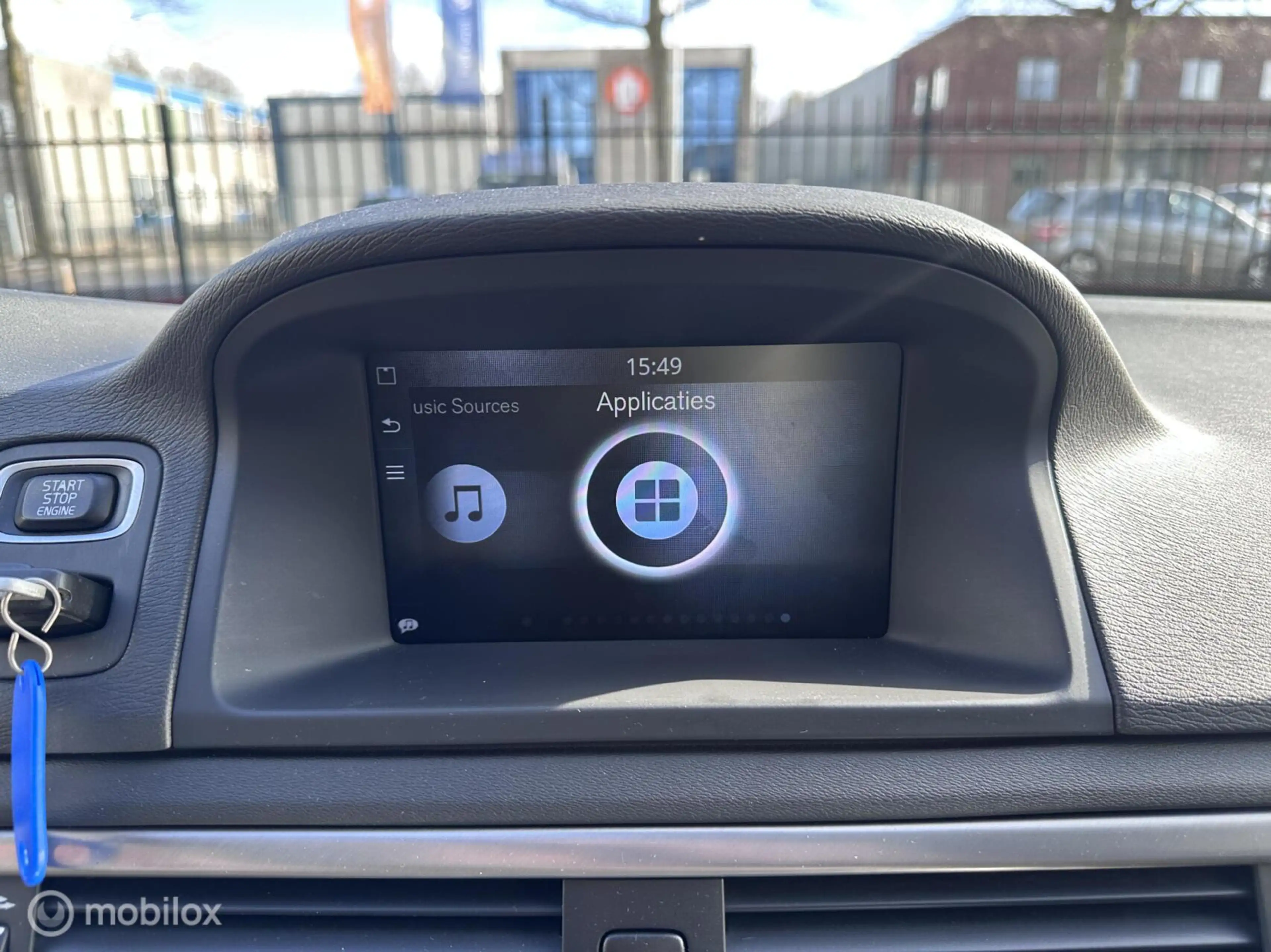 Volvo V70 T5|5 Cilinder|Automaat|Connected Touch|Stoelverwar — photo 50