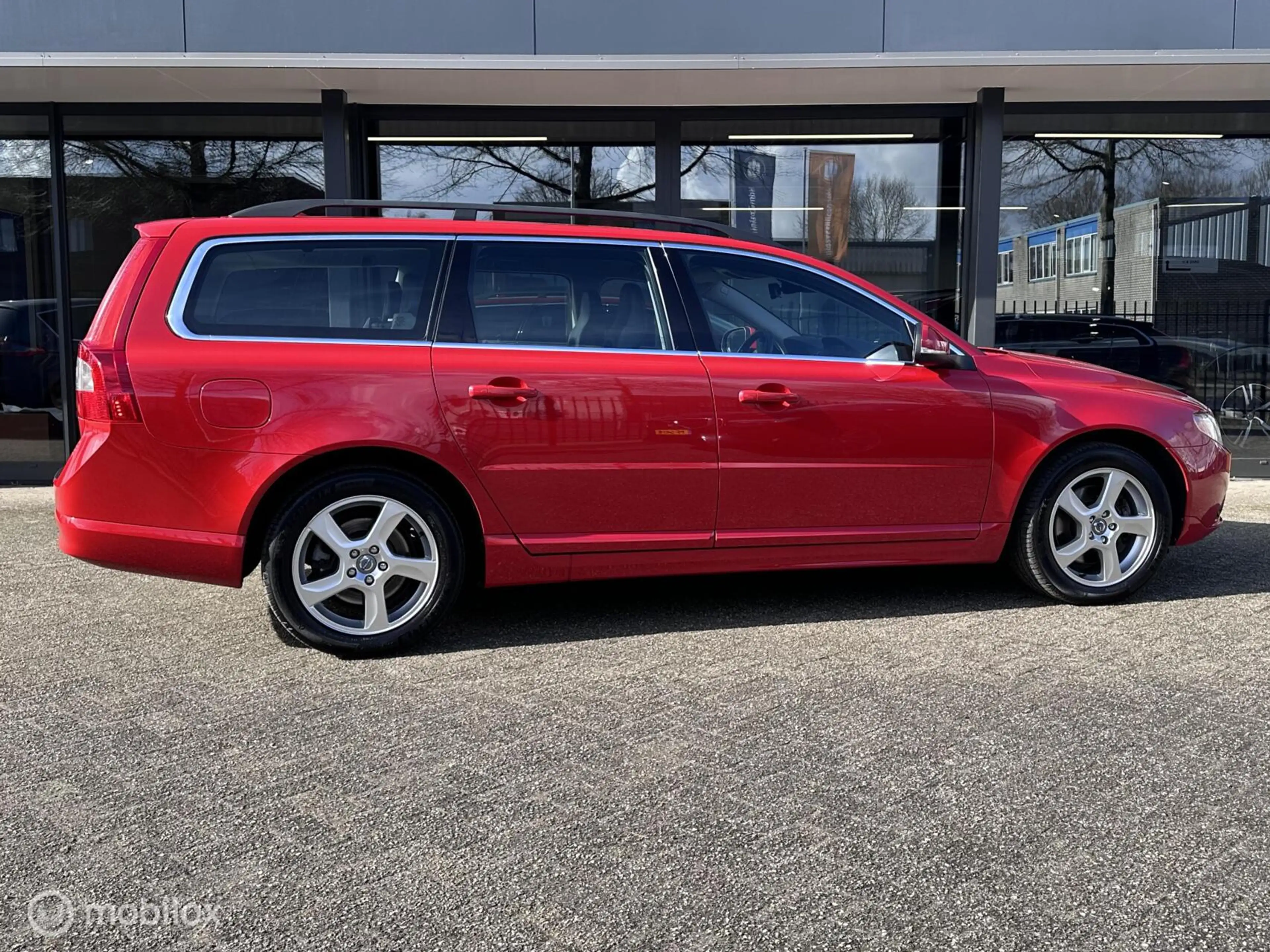 Volvo V70 T5|5 Cilinder|Automaat|Connected Touch|Stoelverwar — photo 6