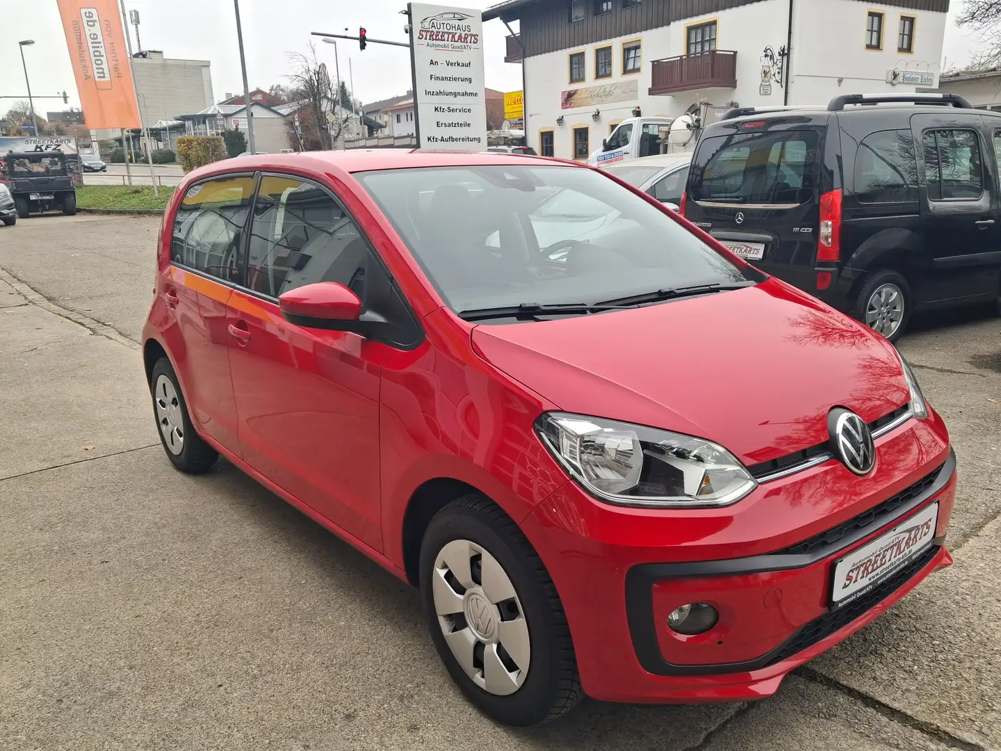 Volkswagen up! 1.0 Basis 8fach Klima Sitzheizung DAB Bluetooth Rot - 1