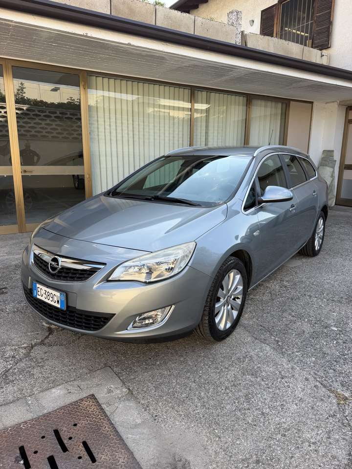 Opel Astra Sports Tourer 1.7 cdti Cosmo 110cv
