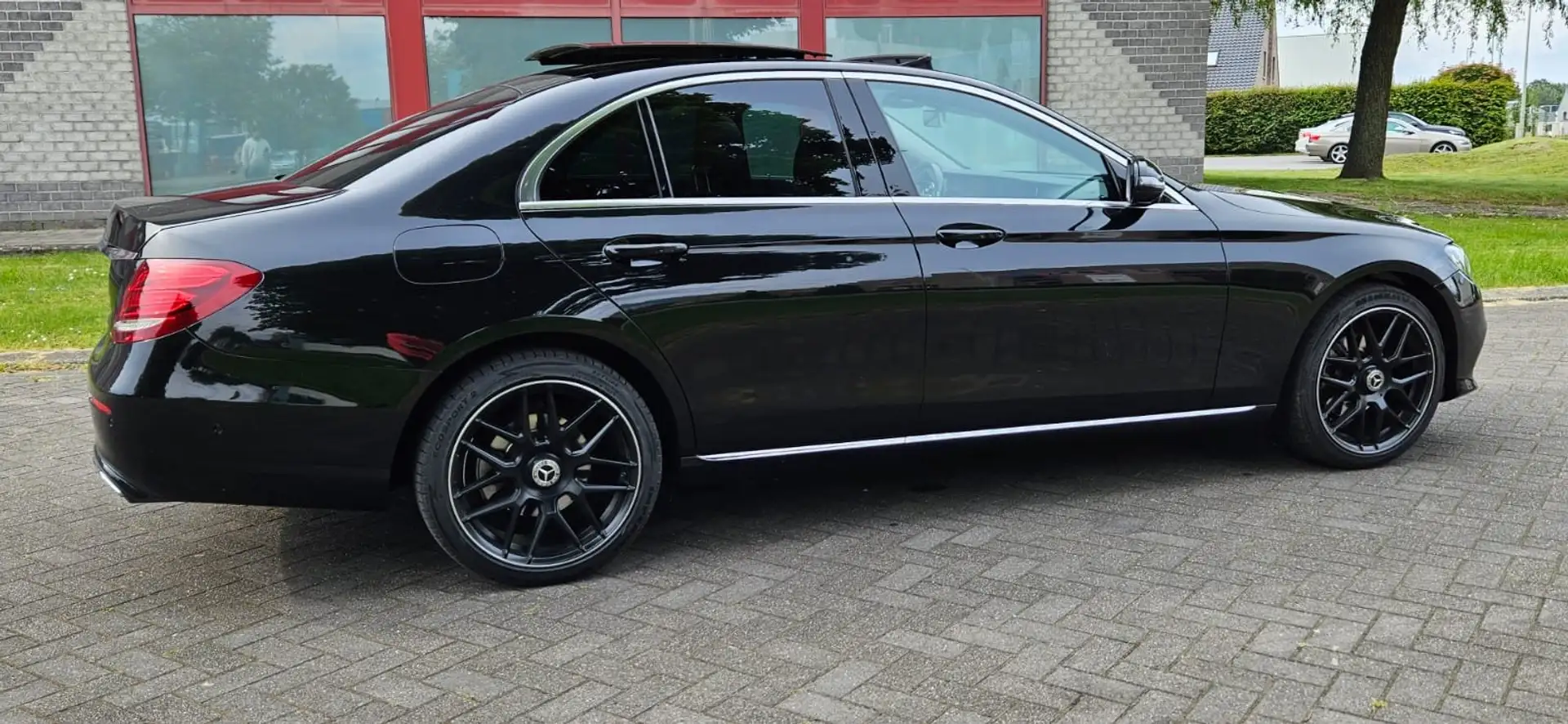 Mercedes-Benz 220 E klasse Fekete - 2