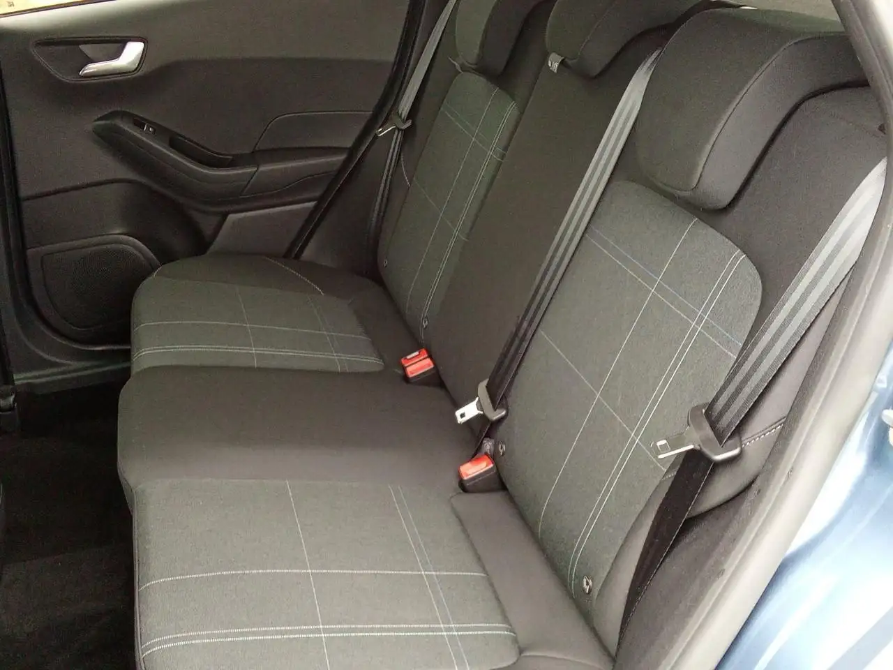 Ford Fiesta 5 portes — photo 6