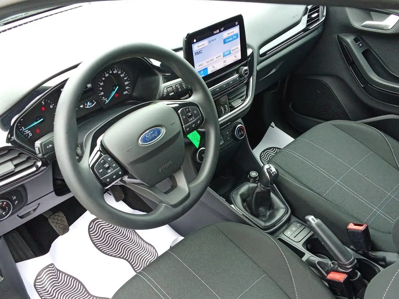 Ford Fiesta 5 portes — photo 5