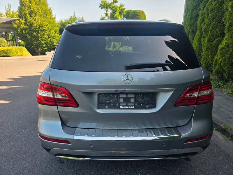Mercedes-Benz ML 350 CDI BlueTec Xen Navi Massage AHK EURO6 HK — photo 10