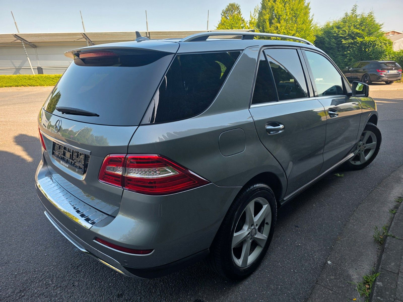 Mercedes-Benz ML 350 CDI BlueTec Xen Navi Massage AHK EURO6 HK — photo 3