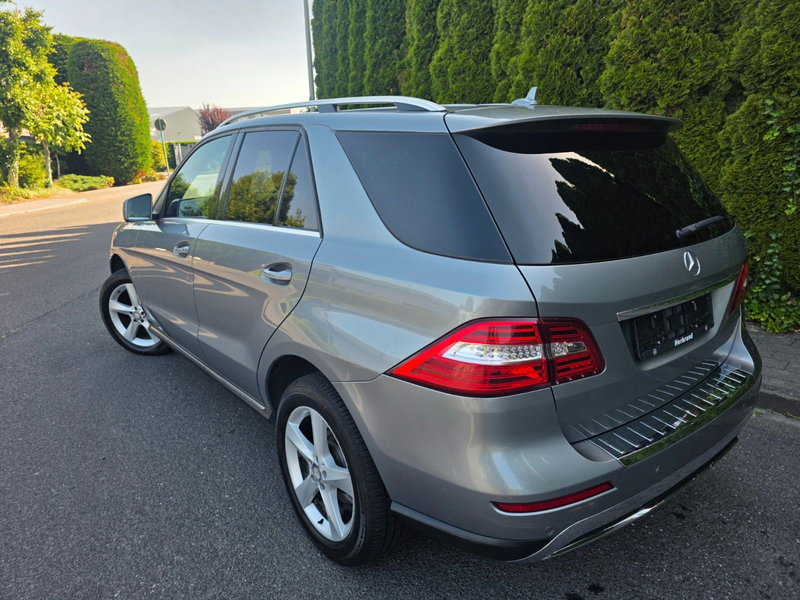 Mercedes-Benz ML 350 CDI BlueTec Xen Navi Massage AHK EURO6 HK — photo 5