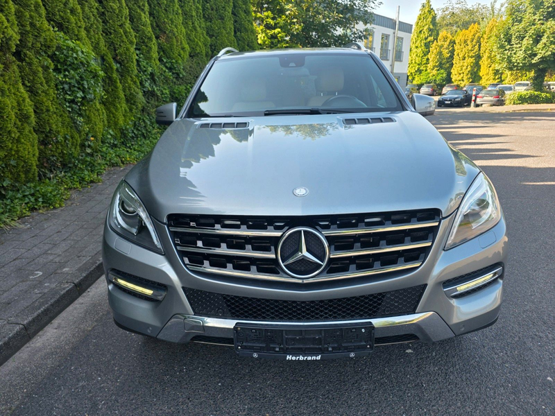 Mercedes-Benz ML 350 CDI BlueTec Xen Navi Massage AHK EURO6 HK — photo 7