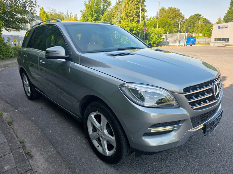 Mercedes-Benz ML 350 CDI BlueTec Xen Navi Massage AHK EURO6 HK — photo 8
