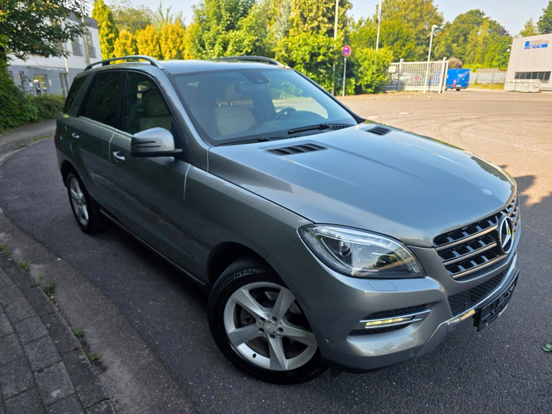Mercedes-Benz ML 350 CDI BlueTec Xen Navi Massage AHK EURO6 HK — photo 4