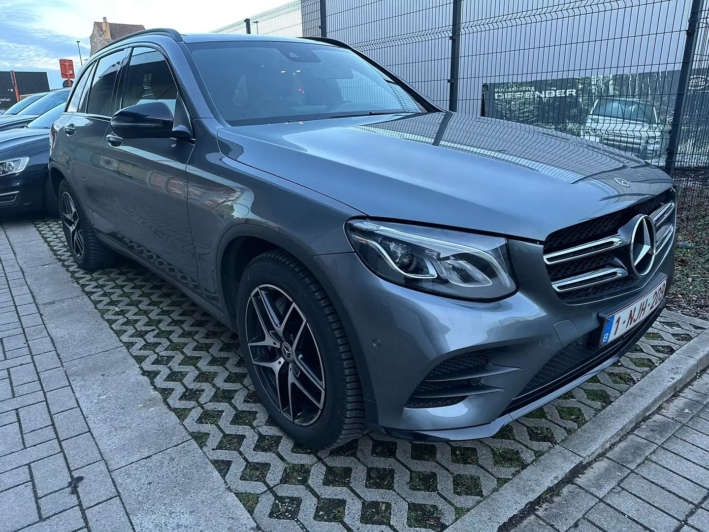 Mercedes-Benz GLC 250 GLC 250 d 4Matic 9G-TRONICAMG Line Grijs - 1