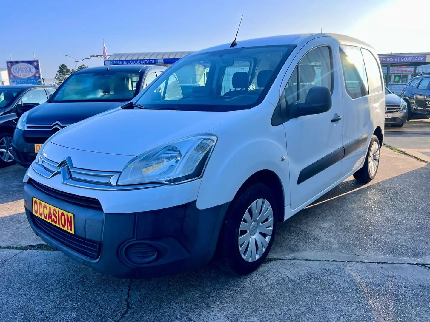 Citroen Berlingo 1,6 HDI 75CH CLIM / GPS / PAS DE TVA Blanc - 1