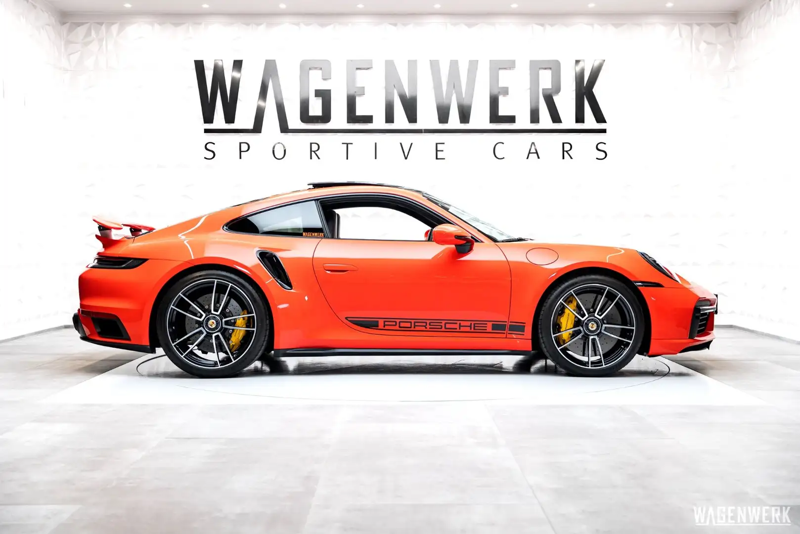 Porsche 992 Turbo S PDK SONDERFARBE GLASDACH SITZKÜHLUNG INNO Orange - 2