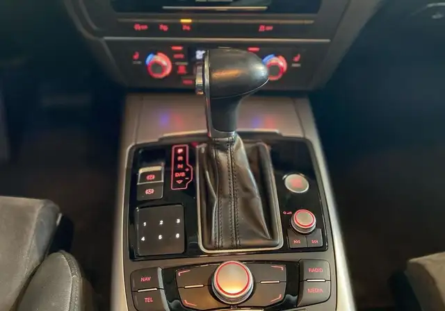 Audi A6 Avant view 11