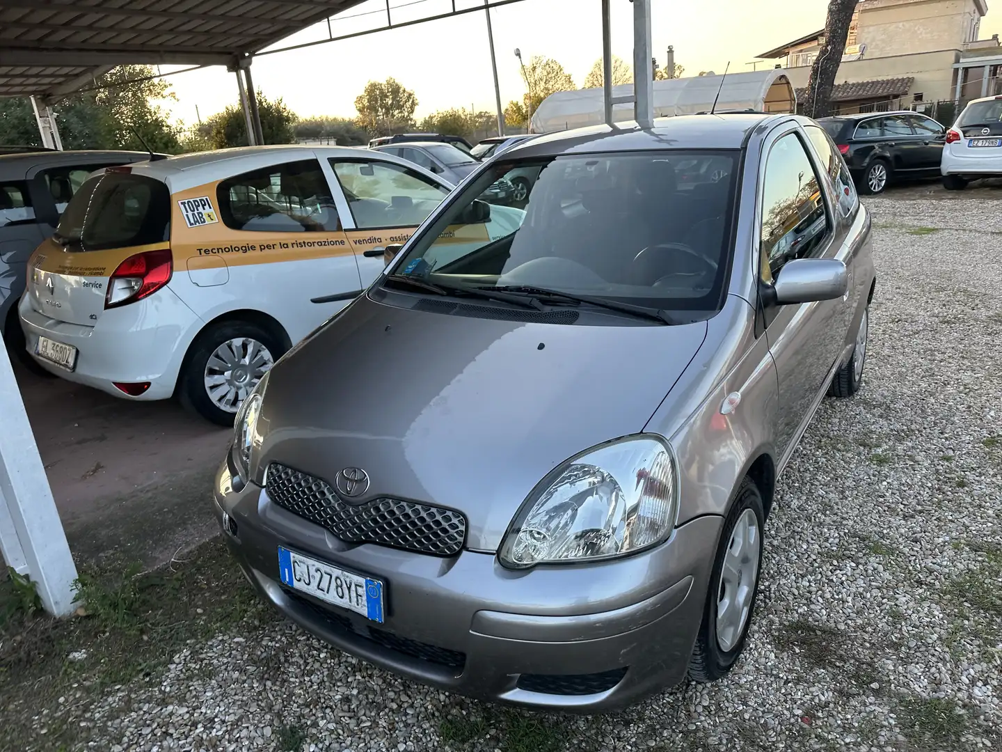 Toyota Yaris Yaris I 2003 3p 1.0 Grigio - 1