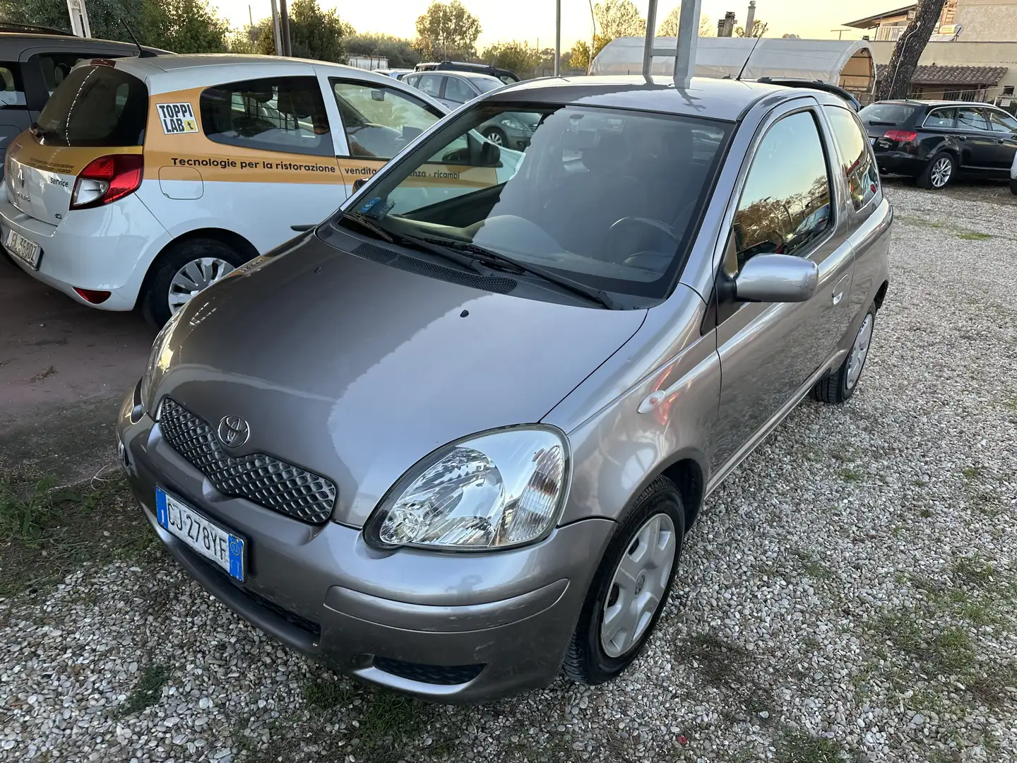 Toyota Yaris Yaris I 2003 3p 1.0 Grigio - 2
