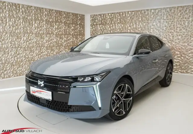 DS Automobiles N°4 HYBRID 145 Étoile - Alcantara