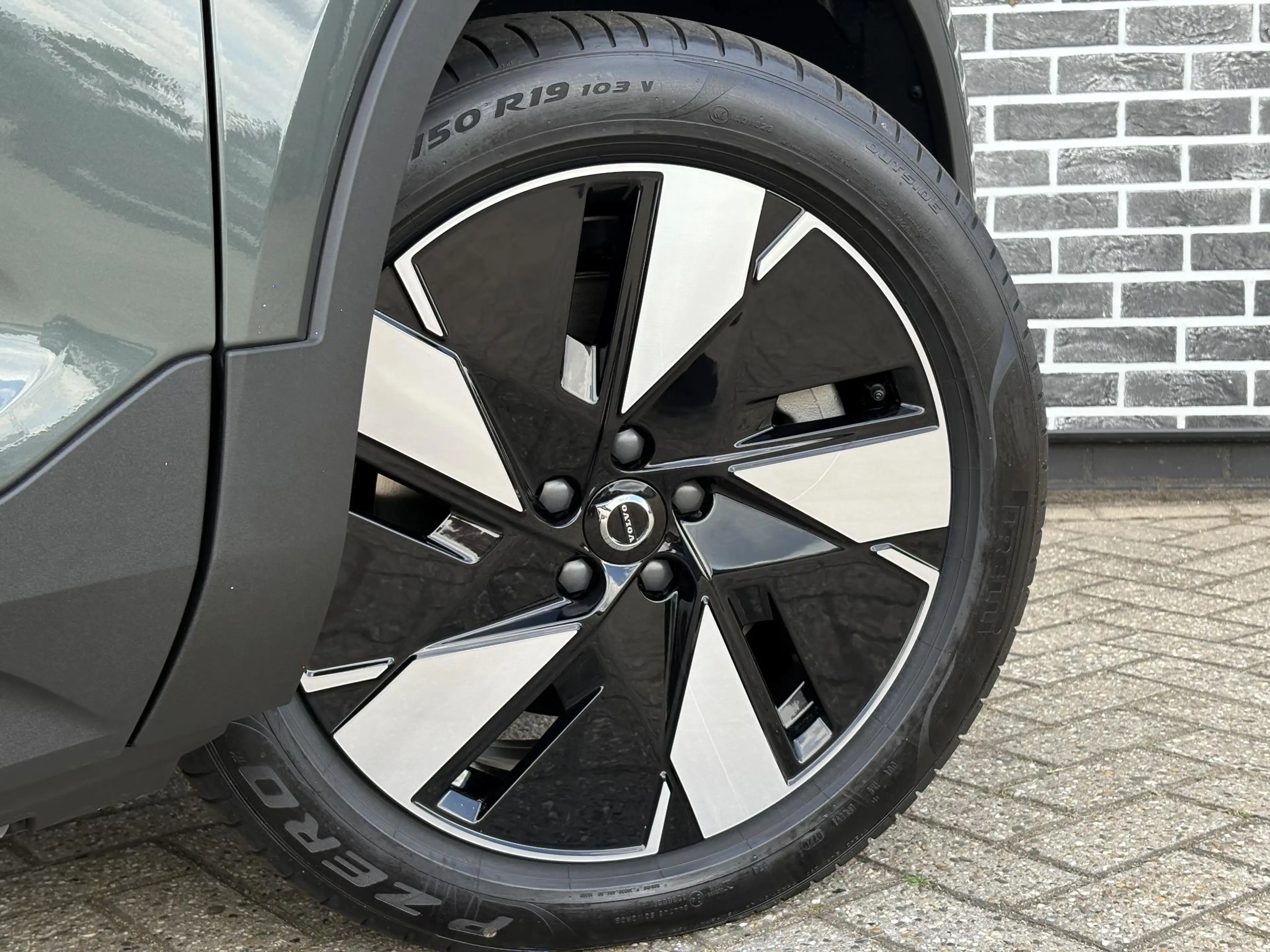 Volvo EX40 Single Motor Plus Europe 70 kWh | Adaptieve cruise — photo 7