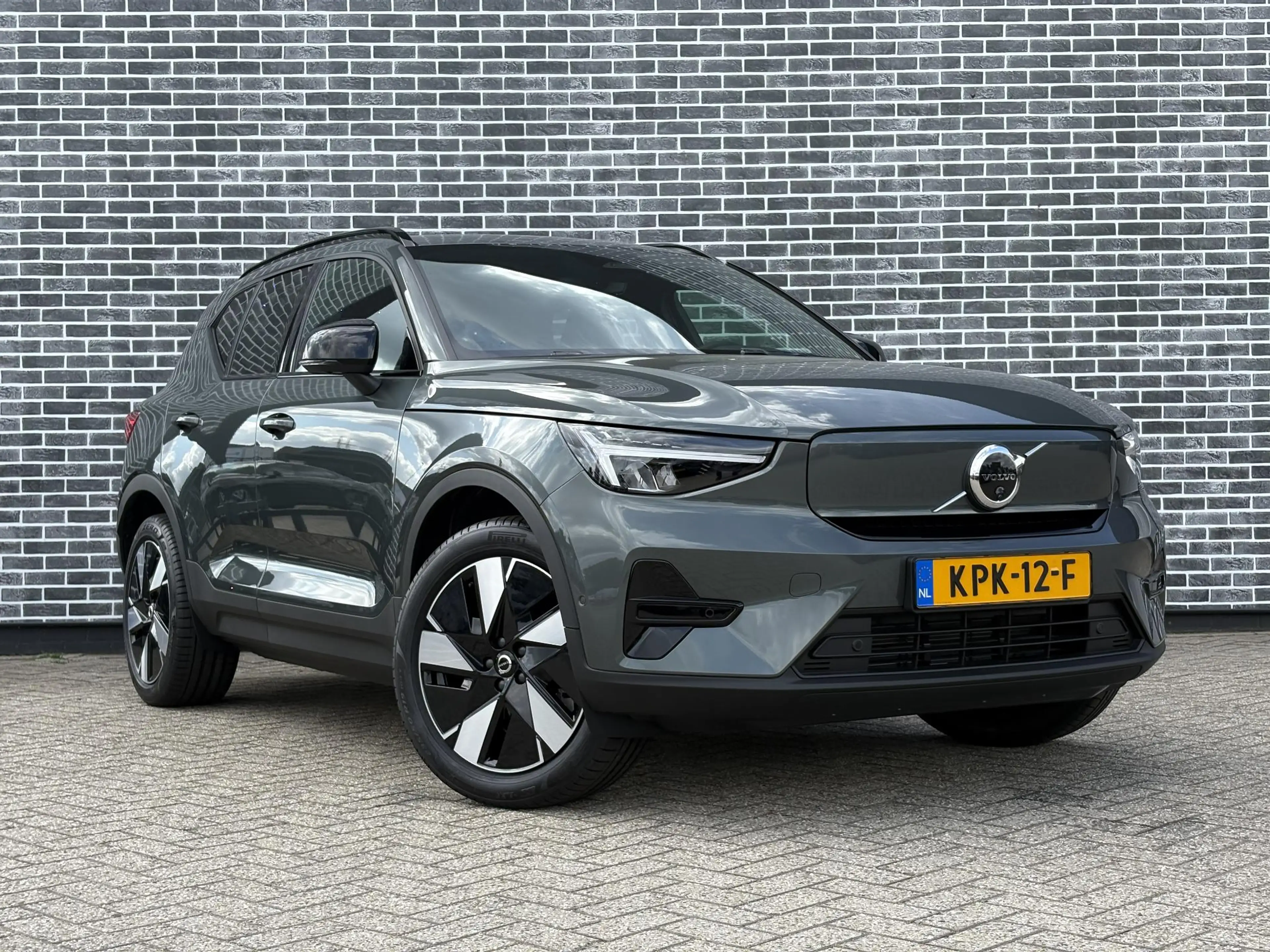 Volvo EX40 Single Motor Plus Europe 70 kWh | Adaptieve cruise — photo 4