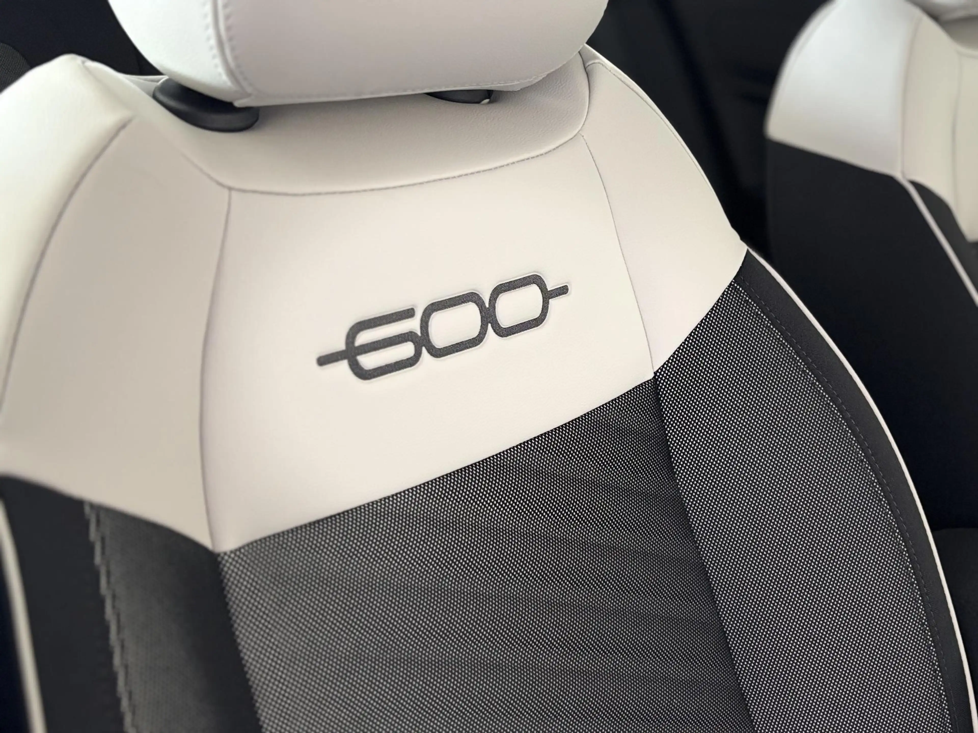 Fiat 600 1.2 Hybrid Icon 145 PK | Apple-Android | Cruise Co — photo 8